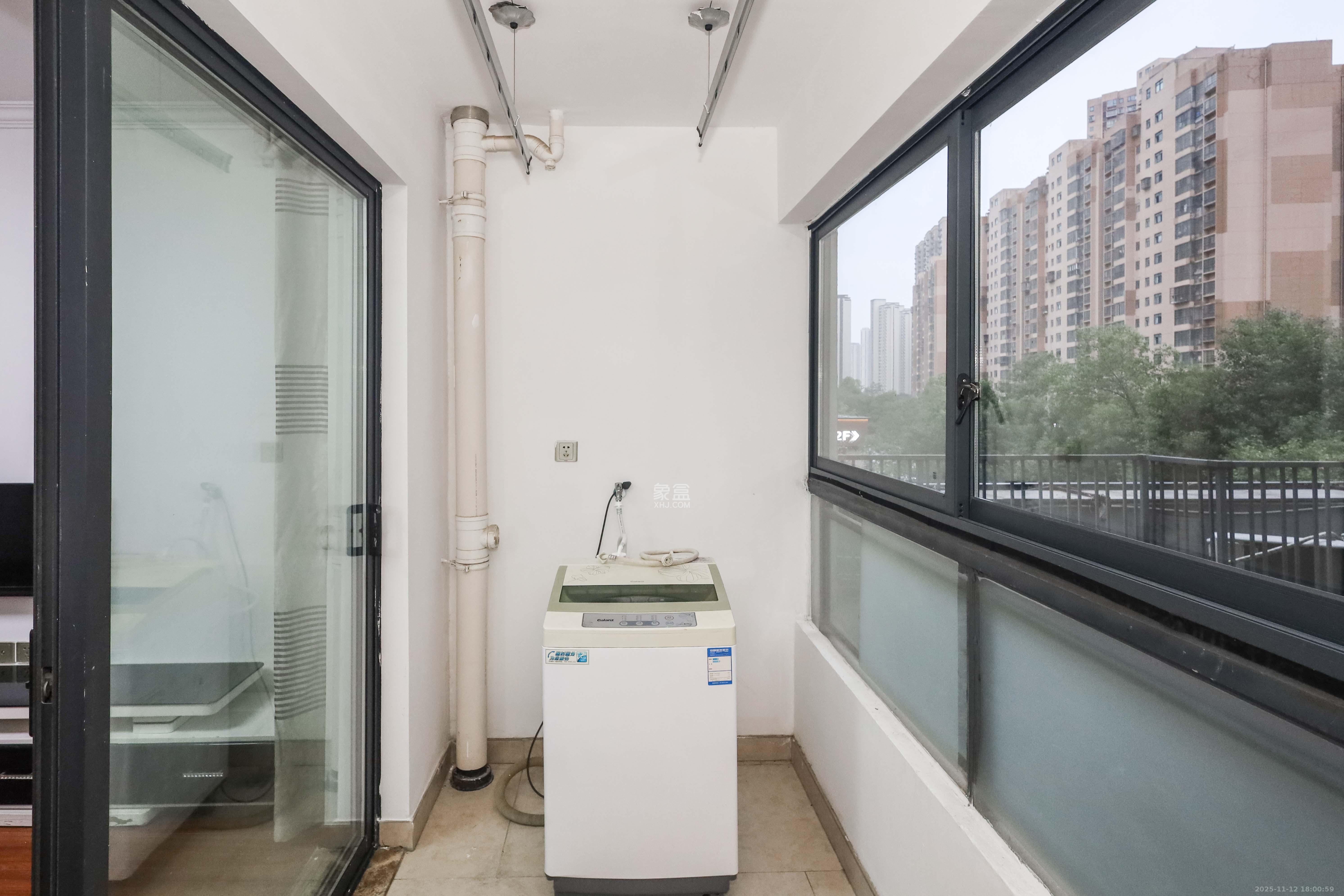 好莱城(弘德西街) 2室2厅1卫 58.0万 好莱城(弘德西街) 2室2厅1卫 58.0万阳台