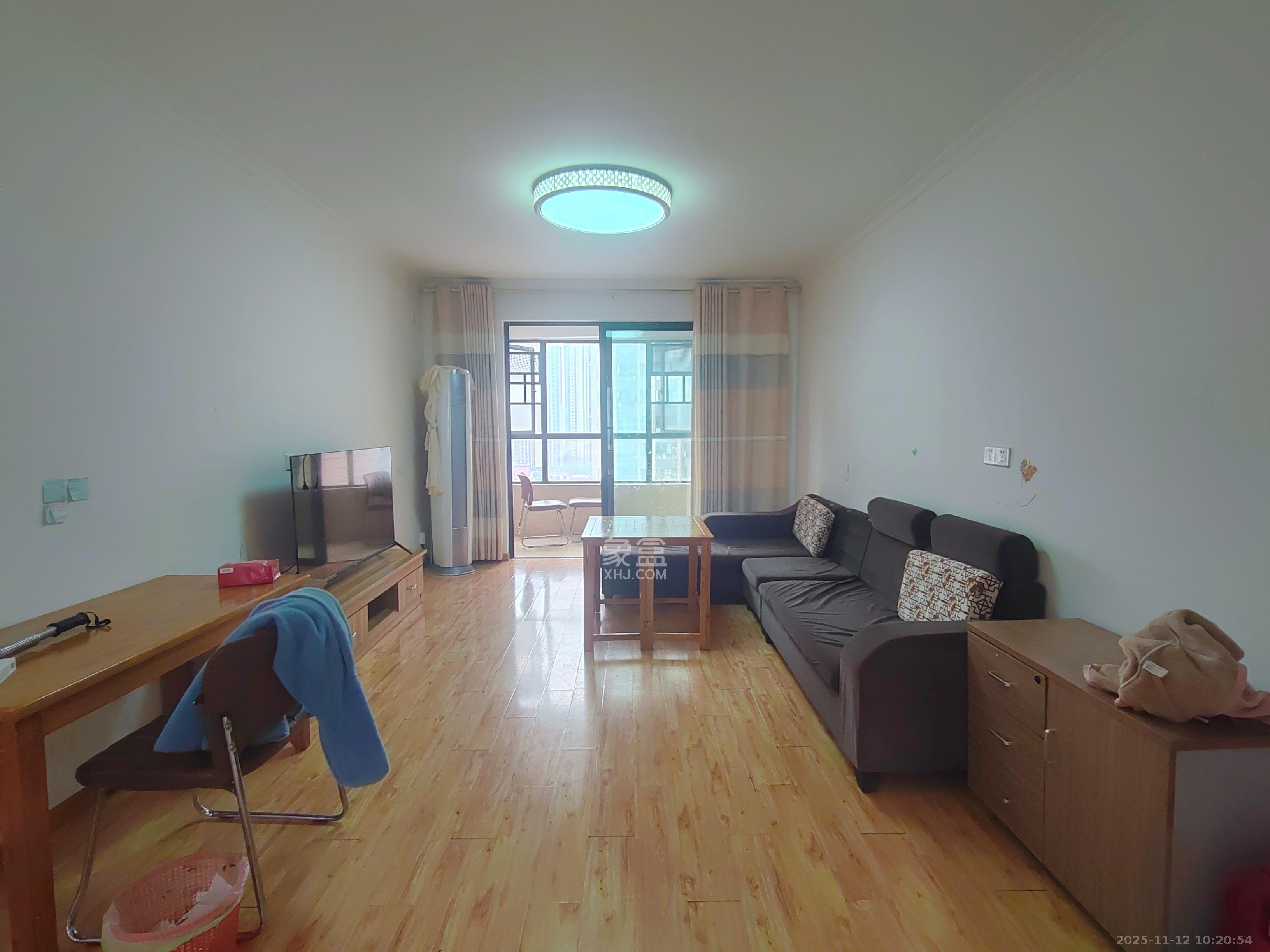 中国铁建梅溪青秀一期  3室2厅1卫    2200.0元/月