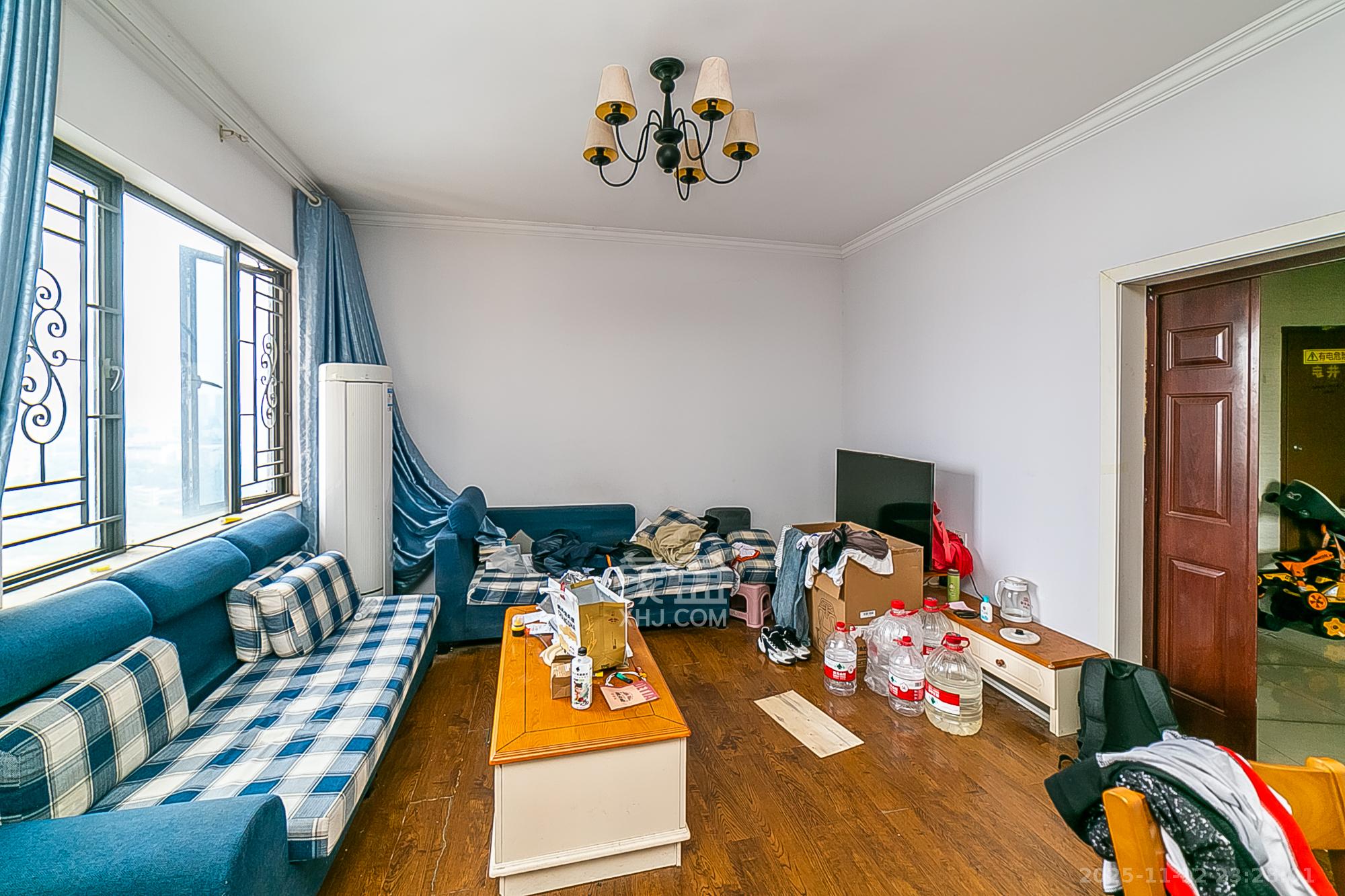 兴威帕克水岸 3室2厅2卫 98.0万 兴威帕克水岸 3室2厅2卫 98.0万客厅