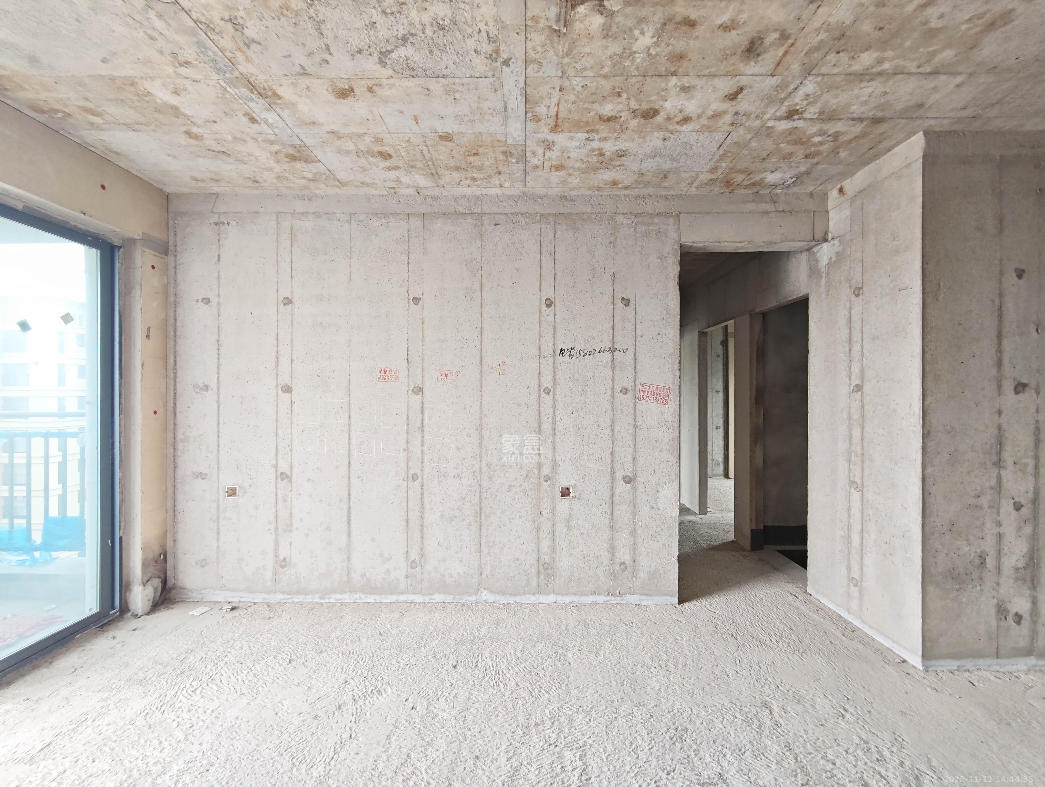 伊景园滨河苑  3室2厅2卫    75.0万