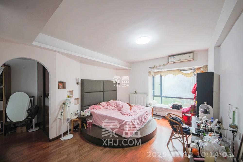 梦网景园  4室2厅2卫    3800.0元/月室内图