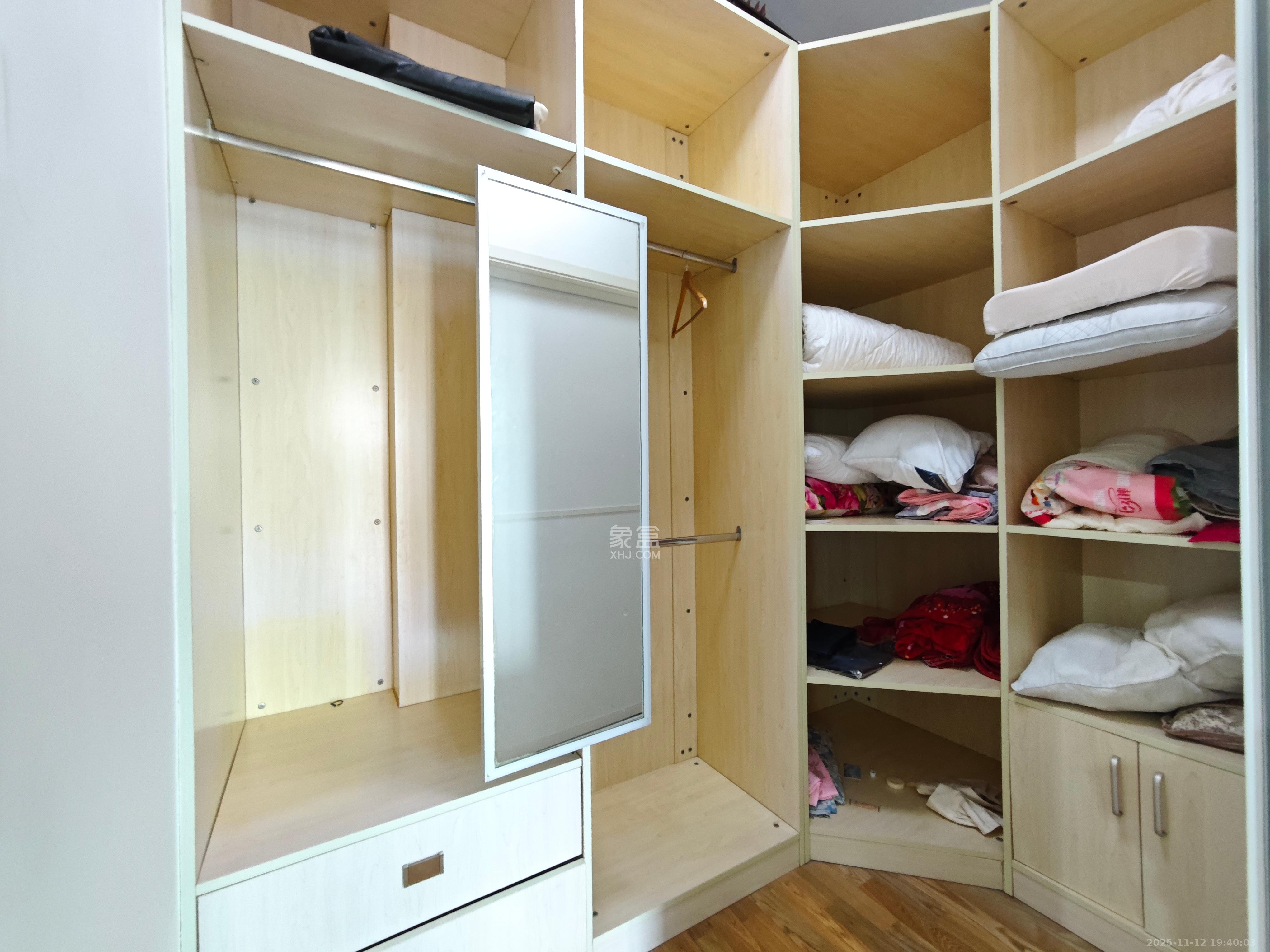 华盛新外滩  4室2厅2卫    4800.0元/月室内图