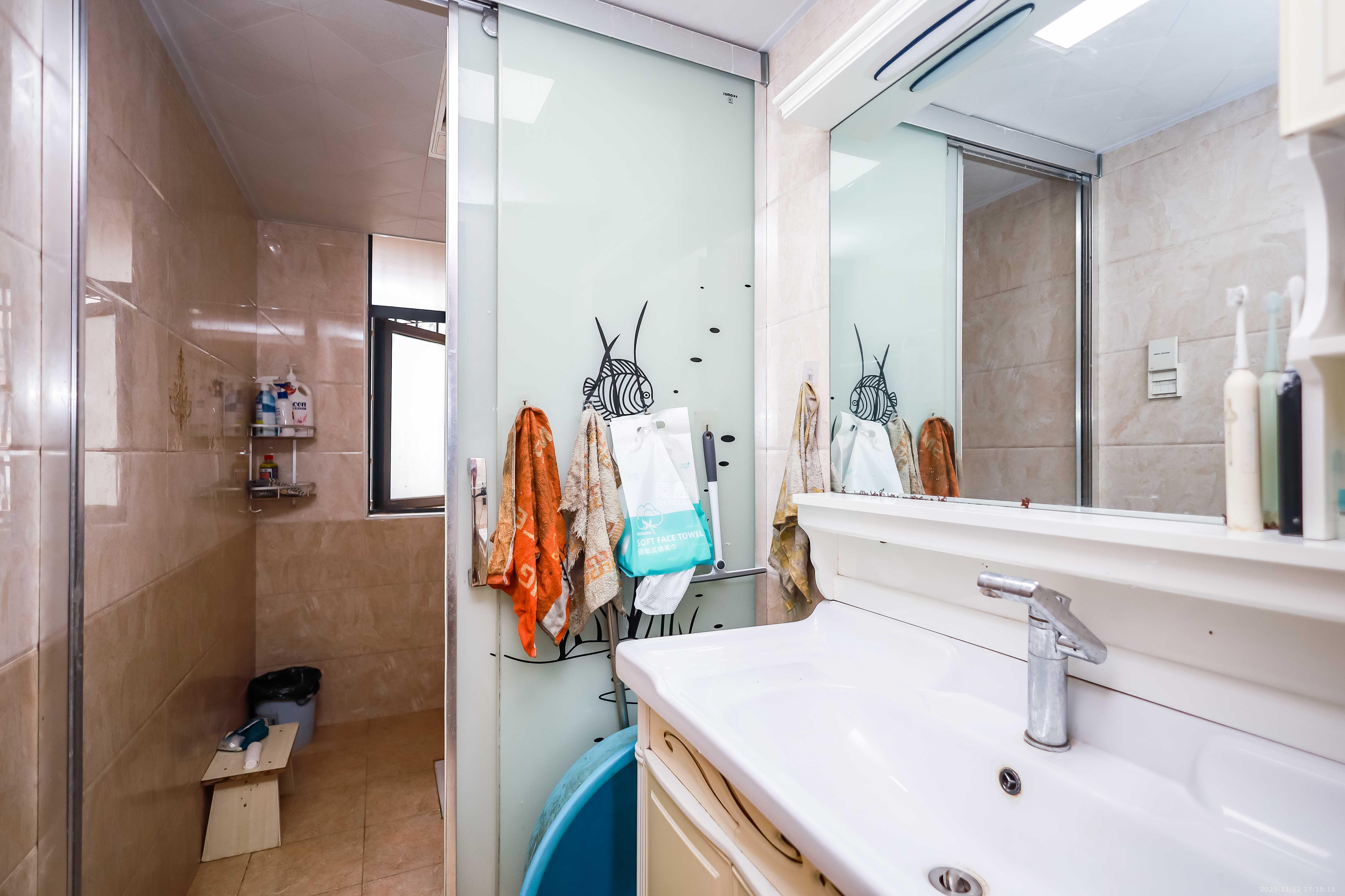 天麓尚层 4室2厅2卫 98.0万 天麓尚层 4室2厅2卫 98.0万卫生间