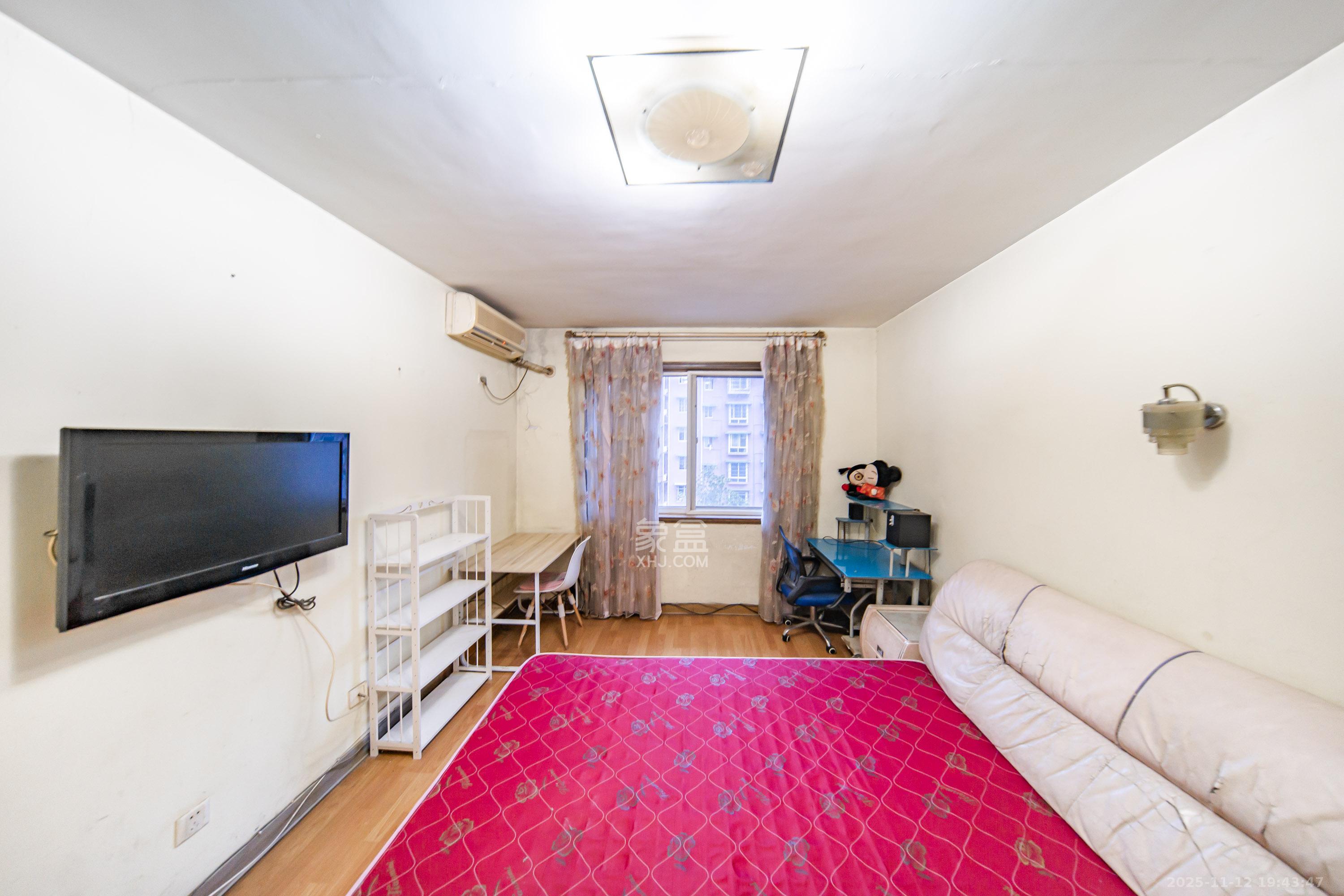 四方小区  2室2厅1卫    62.0万卧室