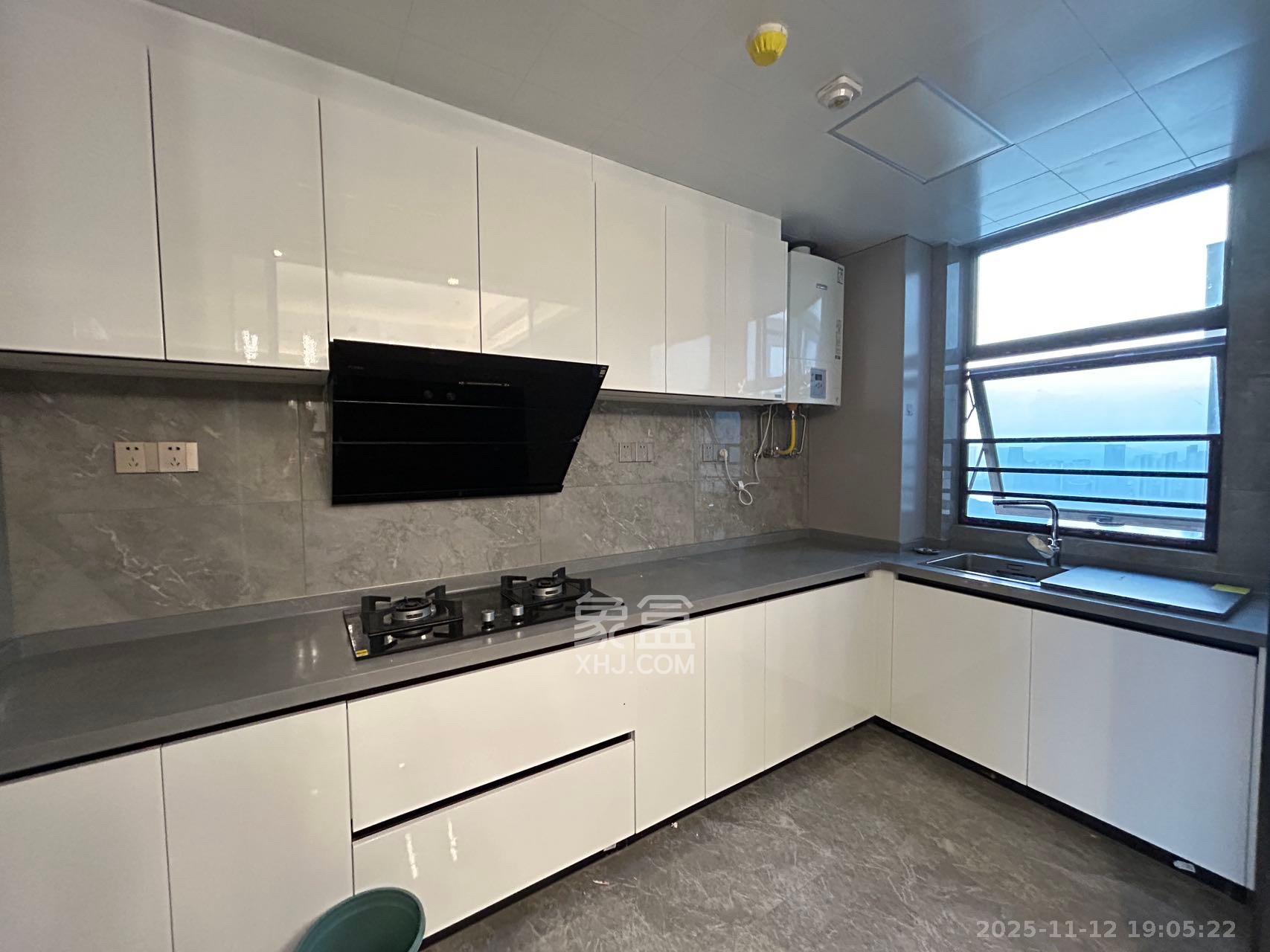 北辰瀚江府  4室2厅2卫    8800.0元/月室内图