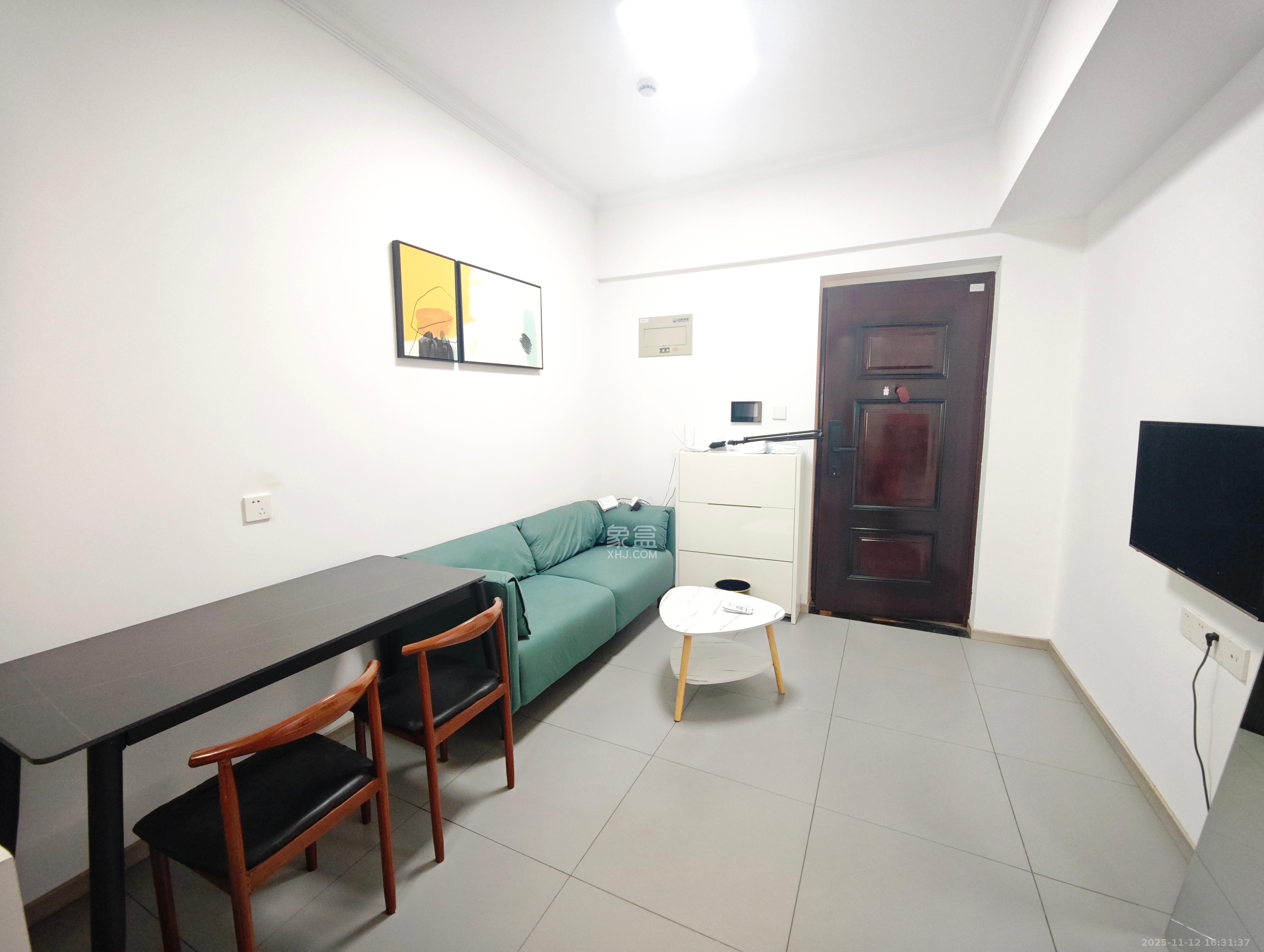 北辰三角洲E7区  1室1厅1卫    2400.0元/月