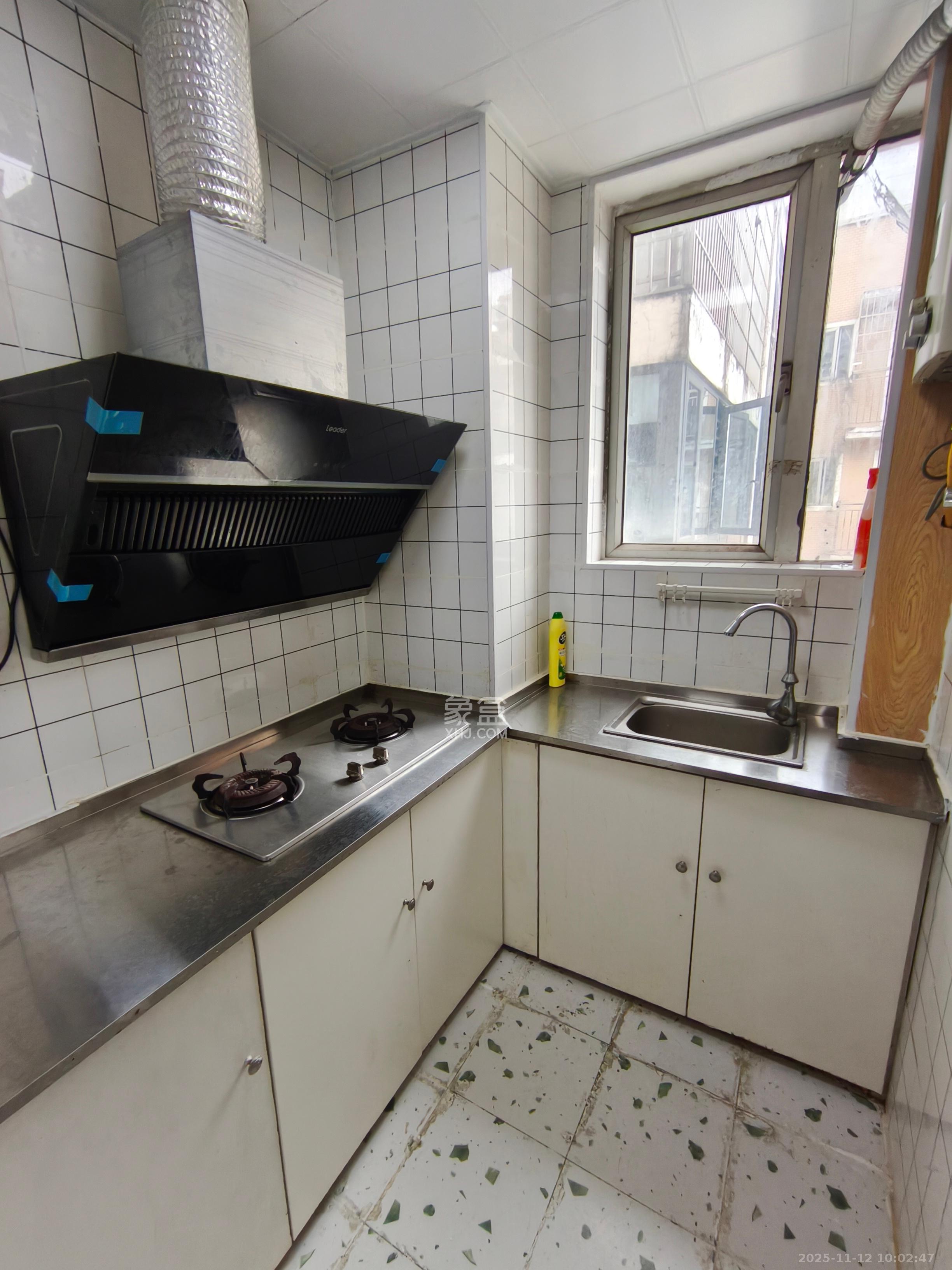 凯通国际城（凯通朝庭）  1室1厅1卫    1800.0元/月室内图