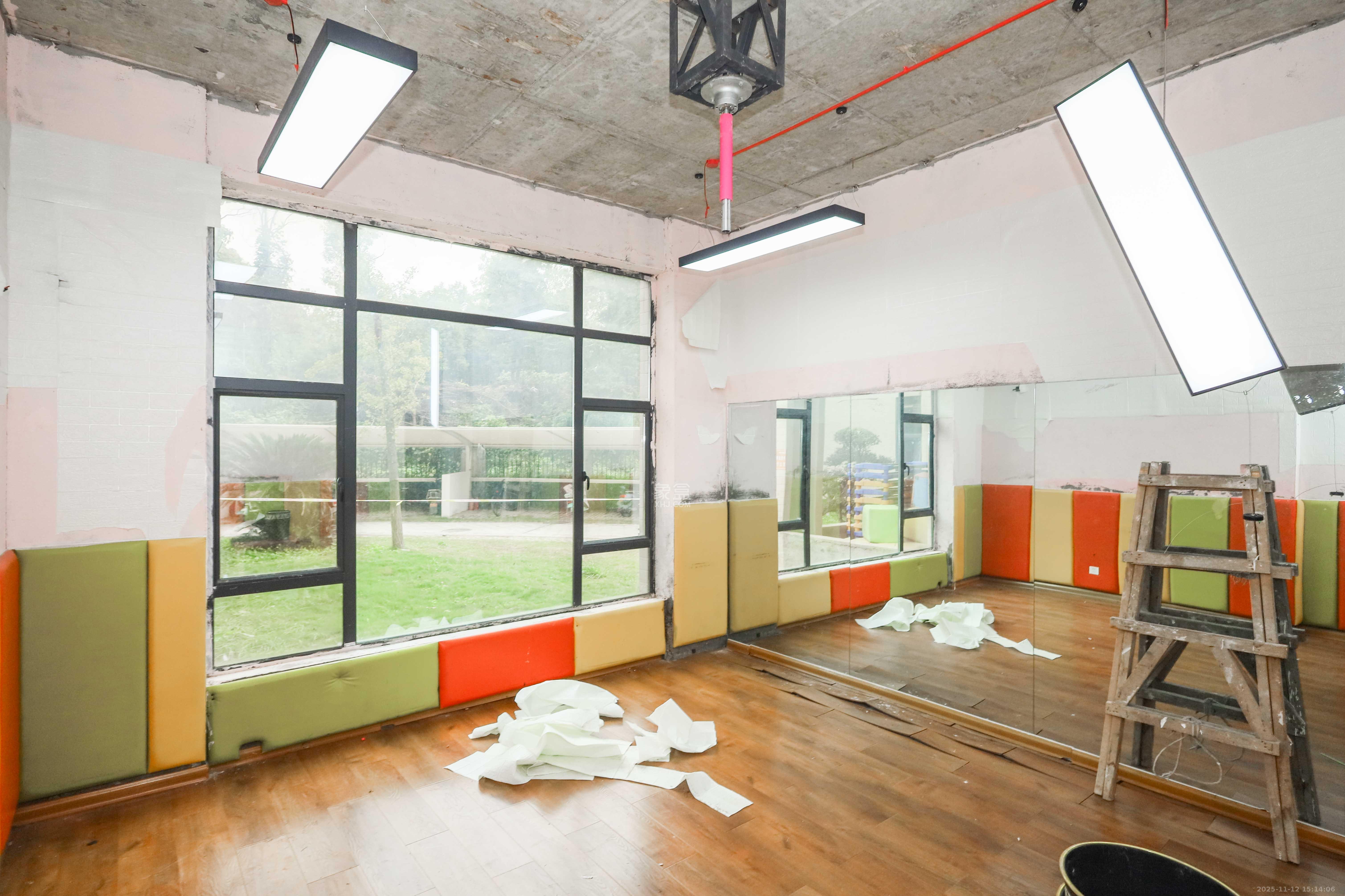 天元涉外景园C区  4室2厅1卫    145.0万卧室