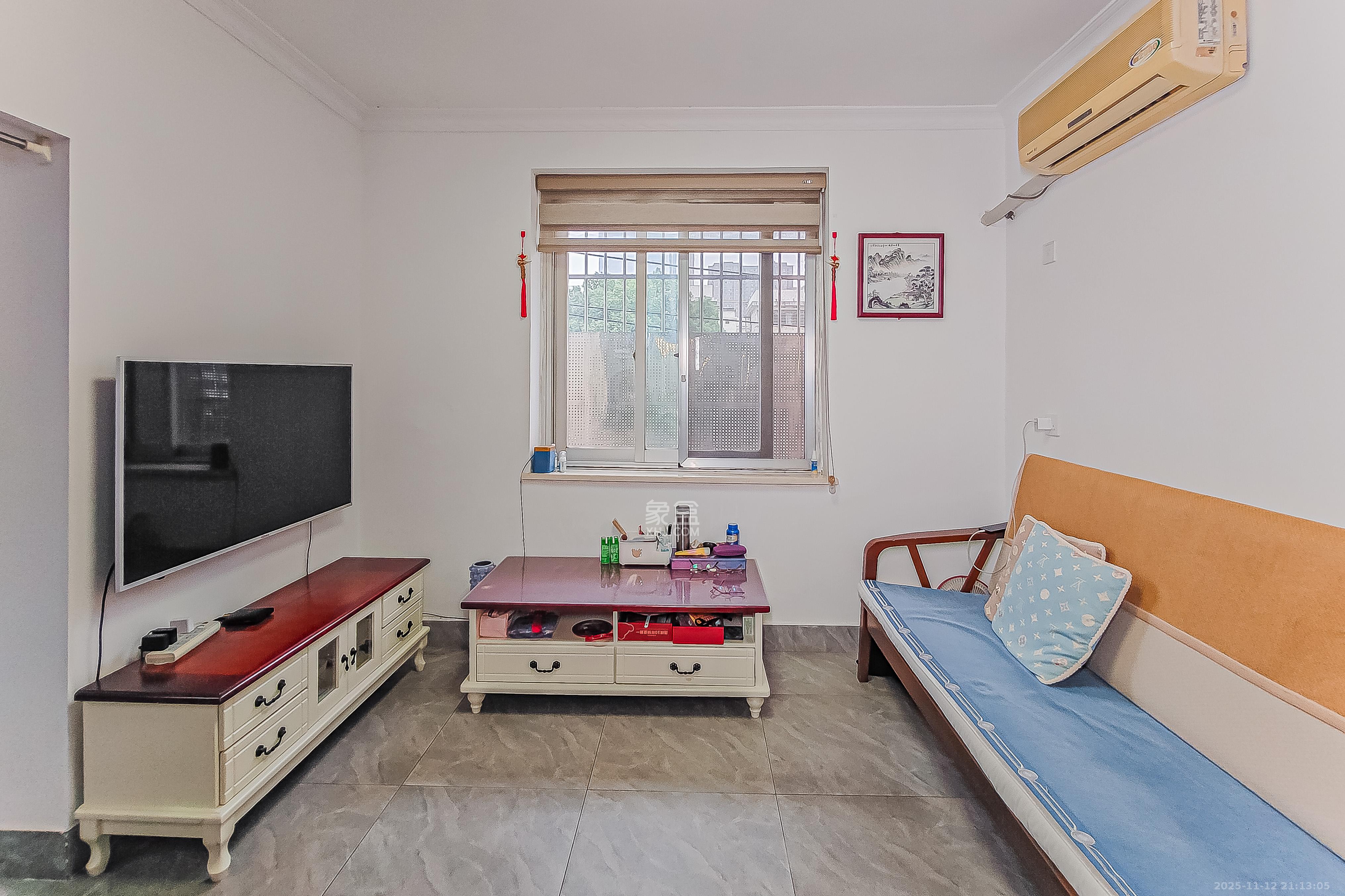 金地社区 2室1厅1卫 43.8万 金地社区 2室1厅1卫 43.8万客厅