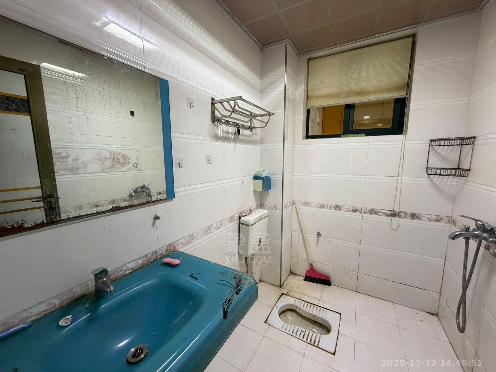 西域名邸 2室2厅1卫 1400.0元/月 西域名邸 2室2厅1卫 1400.0元/月室内图