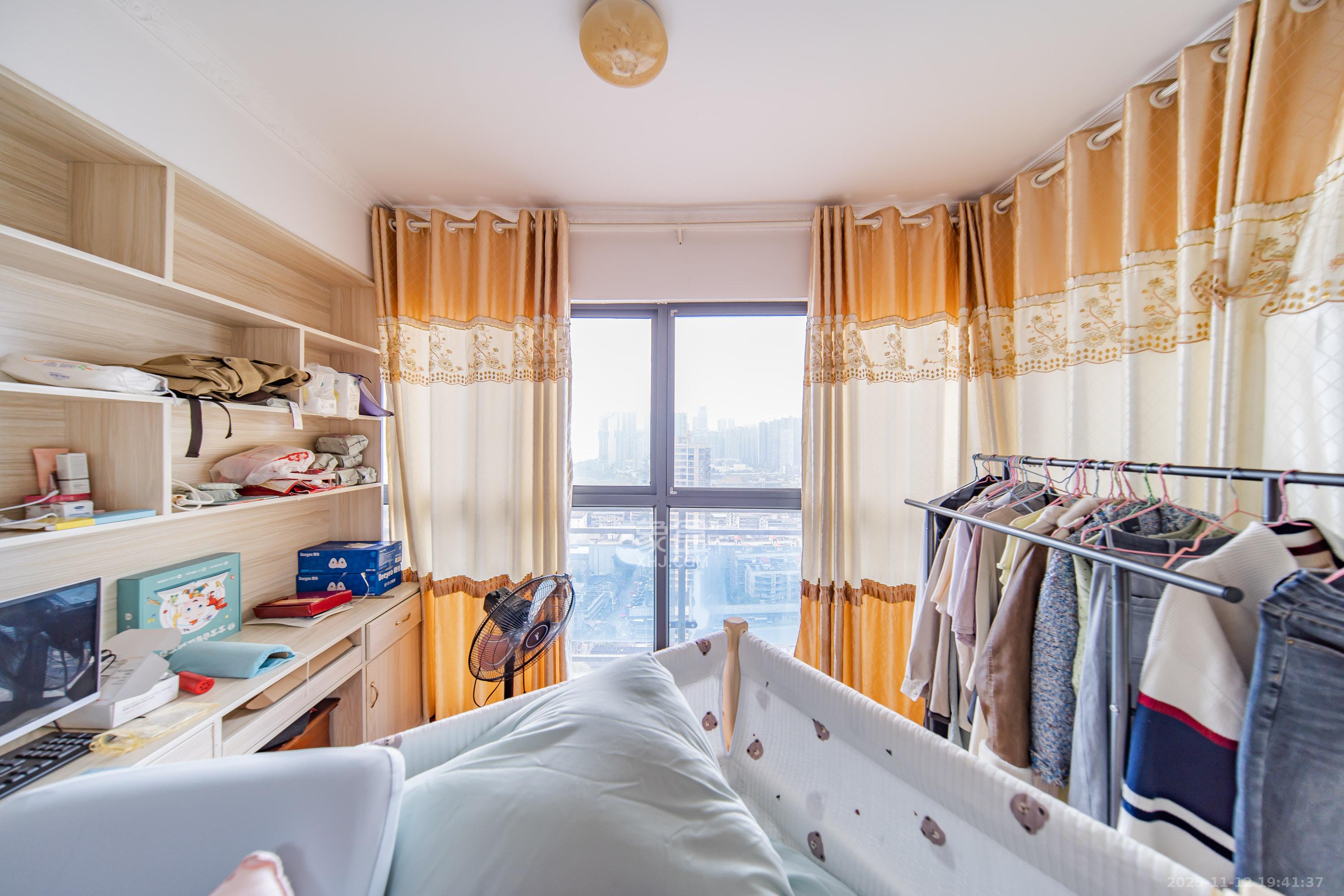 凯乐国际城  2室2厅1卫    102.0万阳台