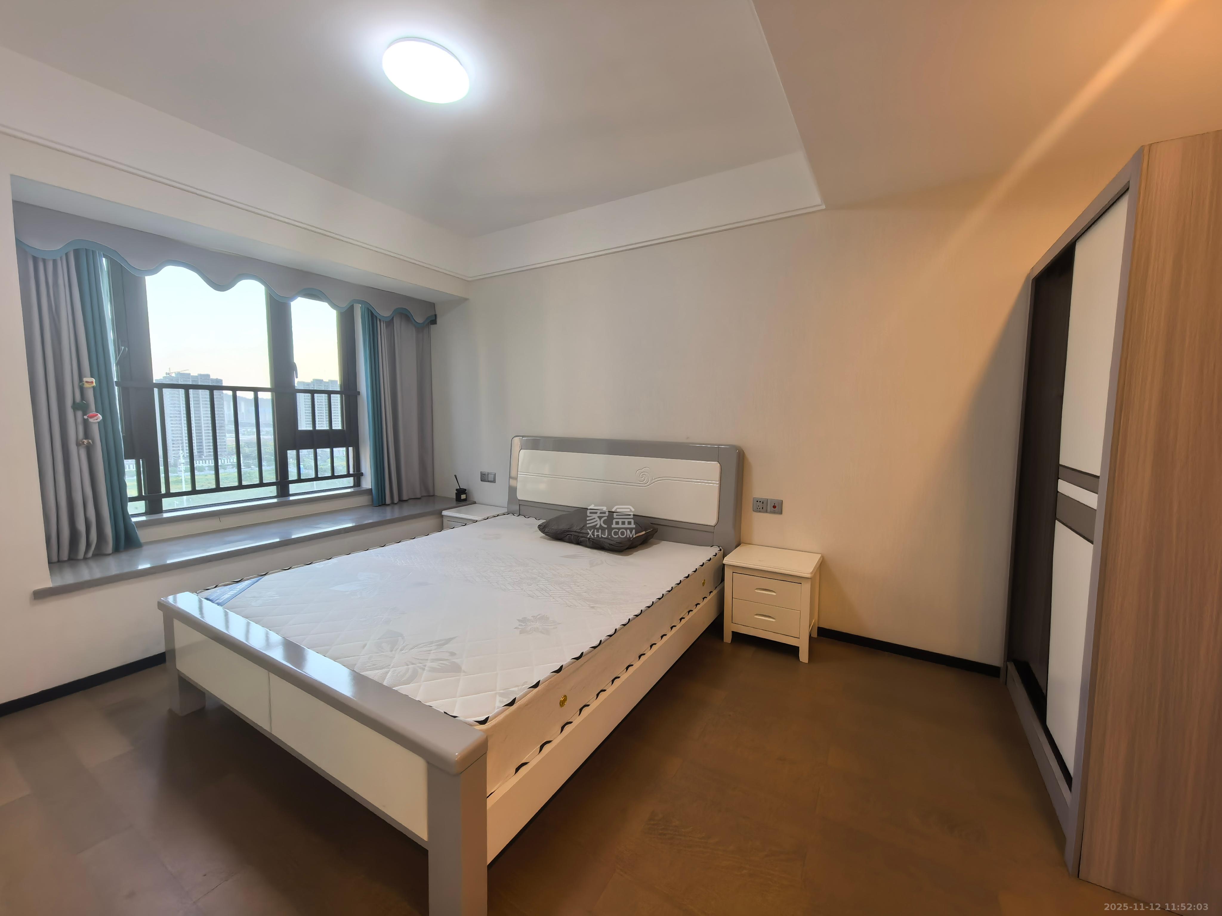 中海麓山境北区  4室2厅2卫    2800.0元/月室内图