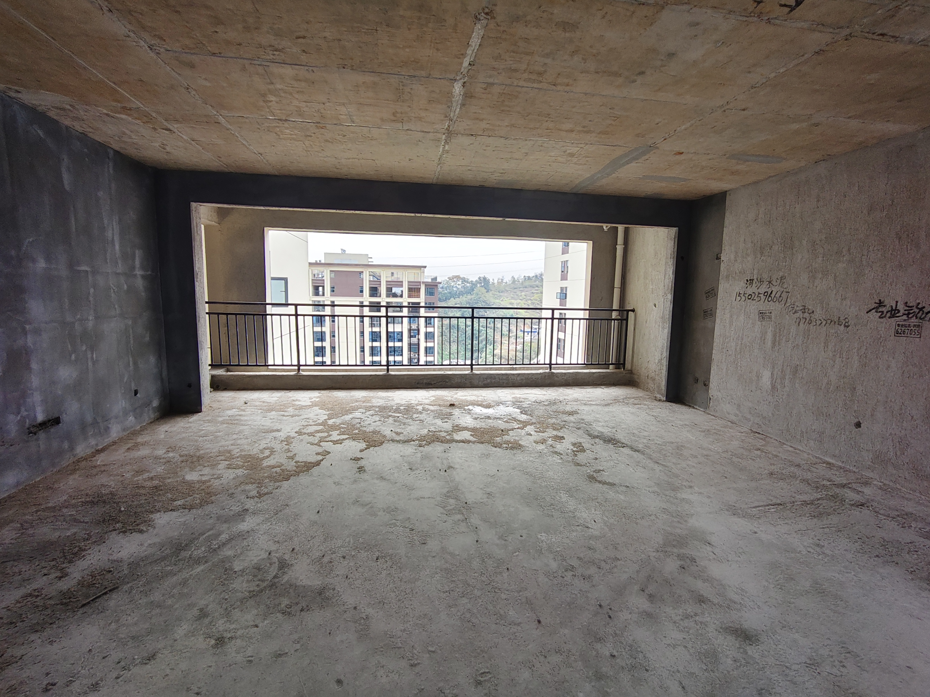 百弘学府城三期  1室0厅0卫    103.8万客厅