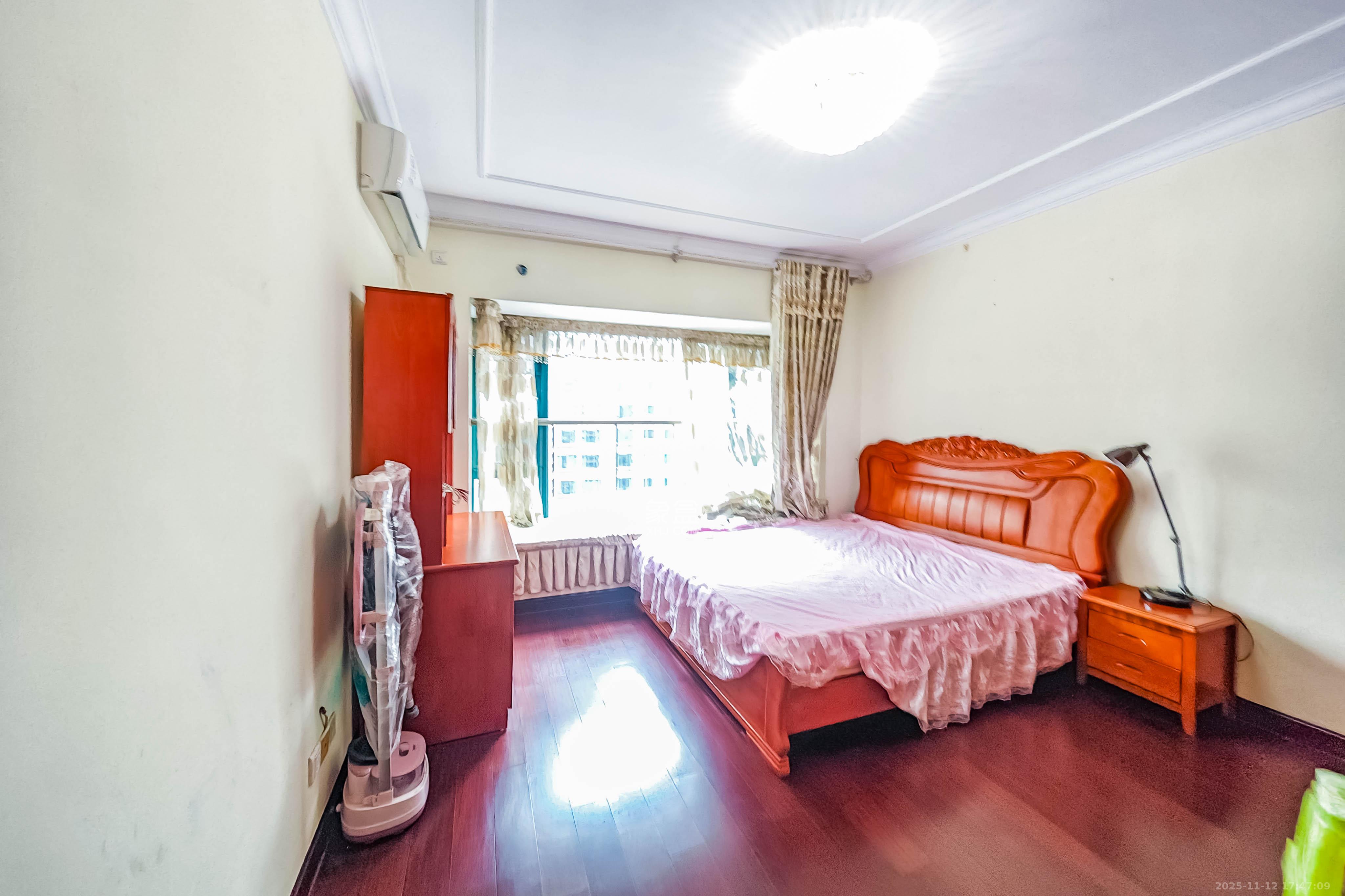 恒大绿洲  3室2厅1卫    128.0万卧室