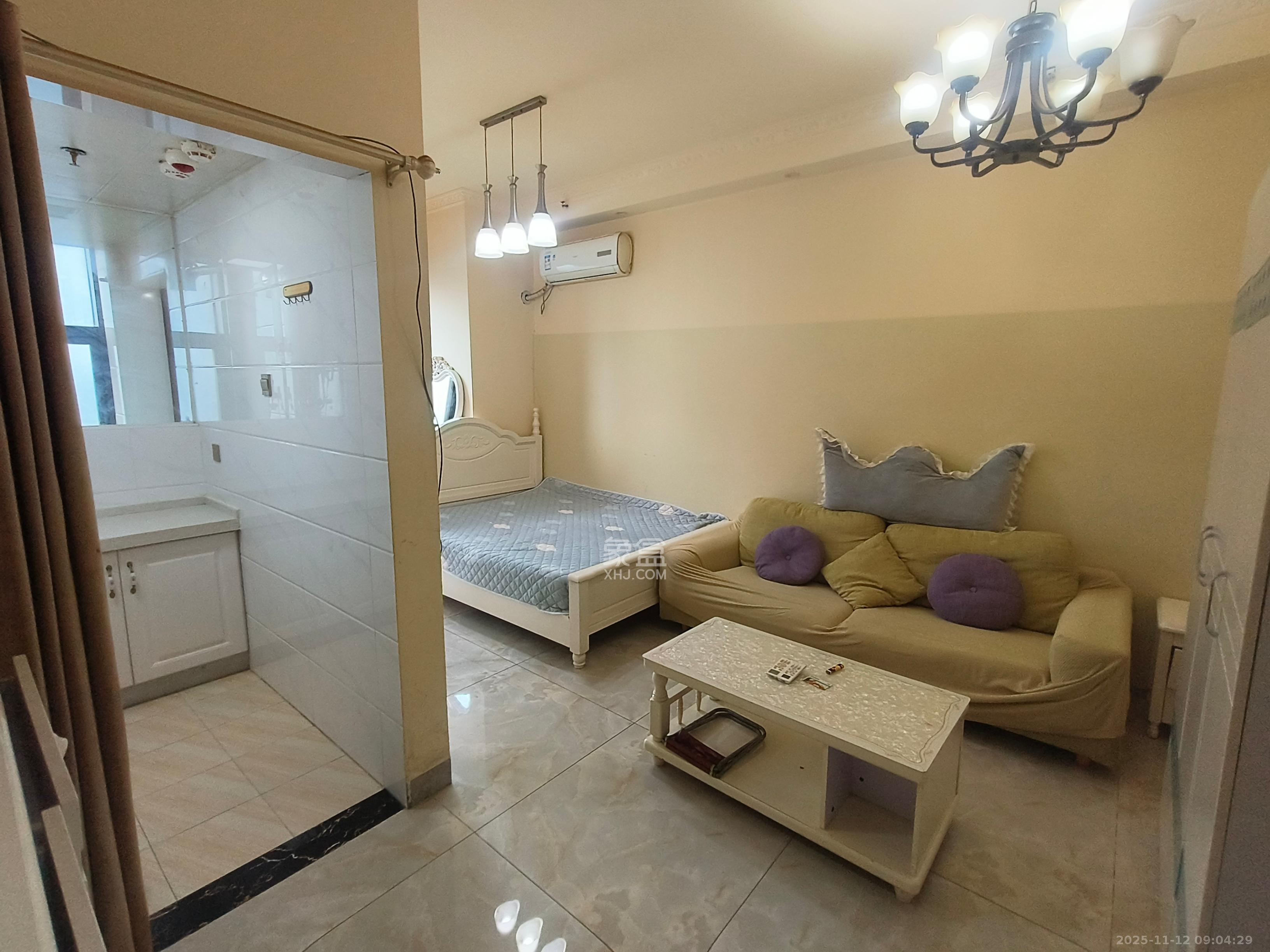 第六都（陆都小区）  1室1厅1卫    1700.0元/月室内图