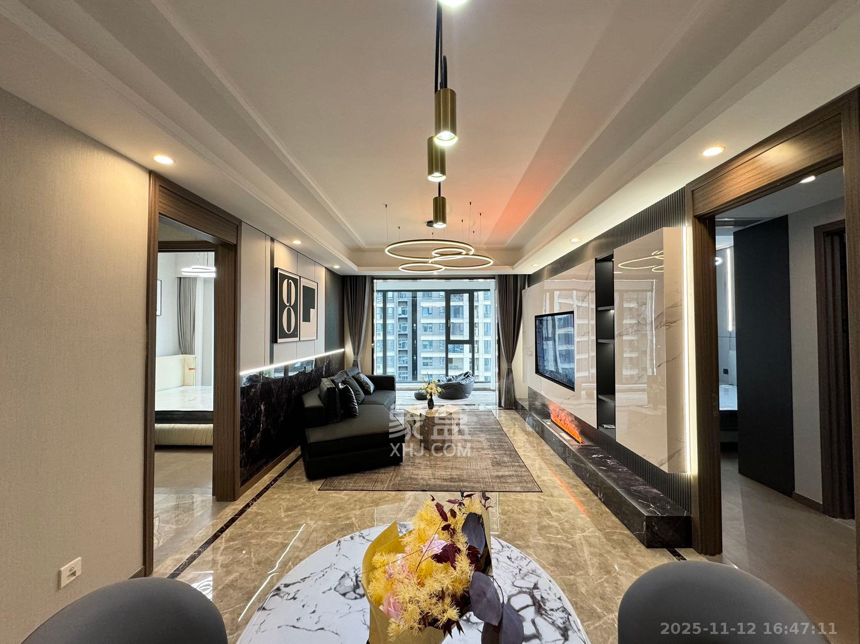 绿地V岛  3室1厅2卫    5200.0元/月室内图1