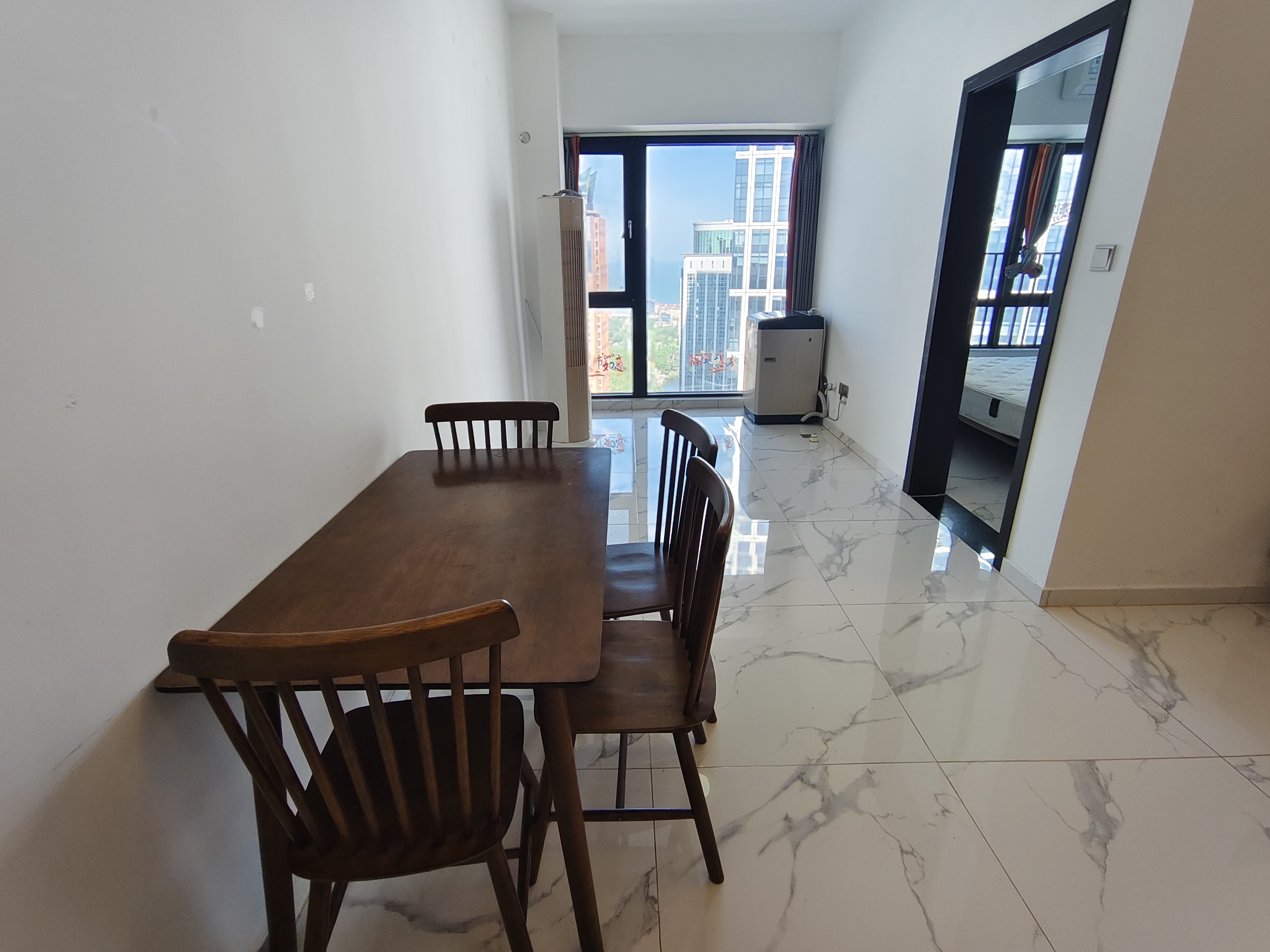 华润中心 2室2厅1卫 4000.0元/月 华润中心 2室2厅1卫 4000.0元/月室内图