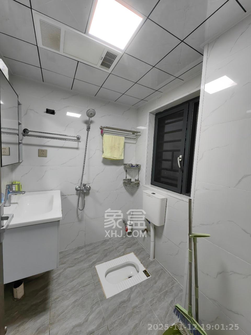 山水新城  2室2厅1卫    1800.0元/月室内图