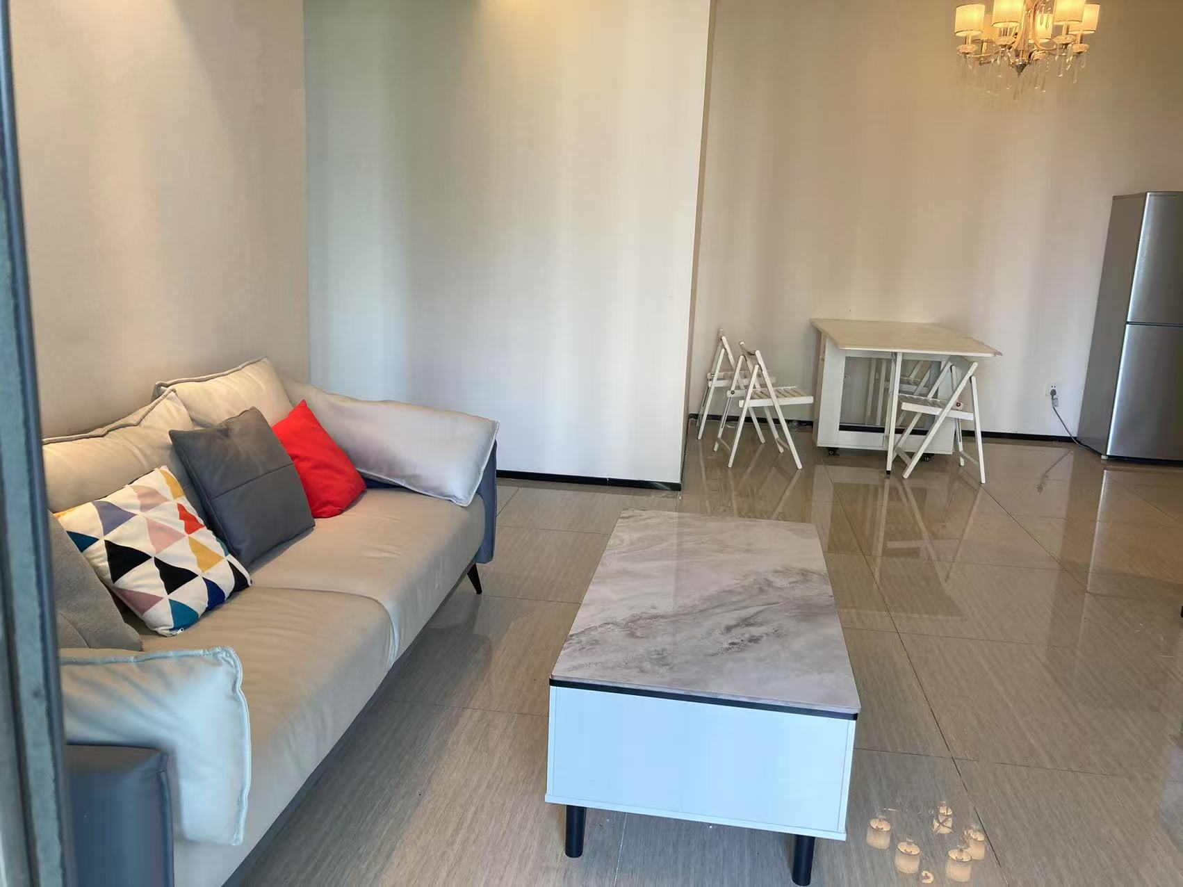 恒大美丽沙天澜湾 2室2厅1卫 2500.0元/月 恒大美丽沙天澜湾 2室2厅1卫 2500.0元/月室内图