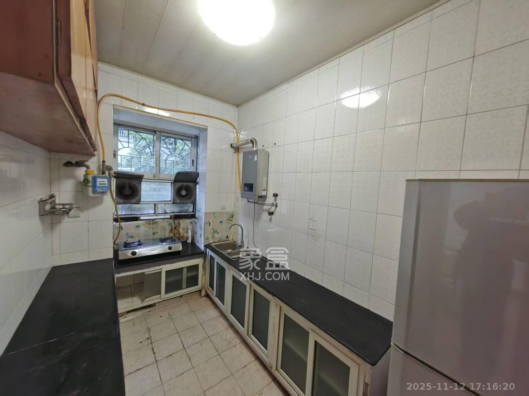 高家坪住宅新区 3室2厅2卫 3200.0元/月 高家坪住宅新区 3室2厅2卫 3200.0元/月室内图