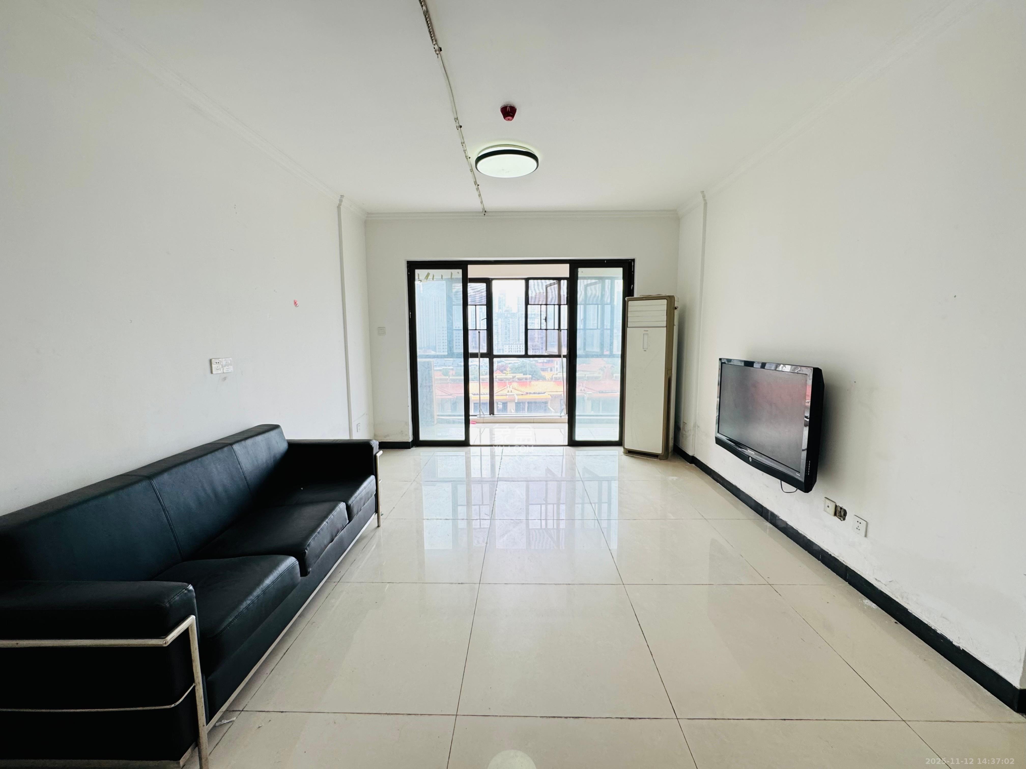 芙蓉别墅山庄（嘉湘华庭）  3室2厅1卫    2700.0元/月