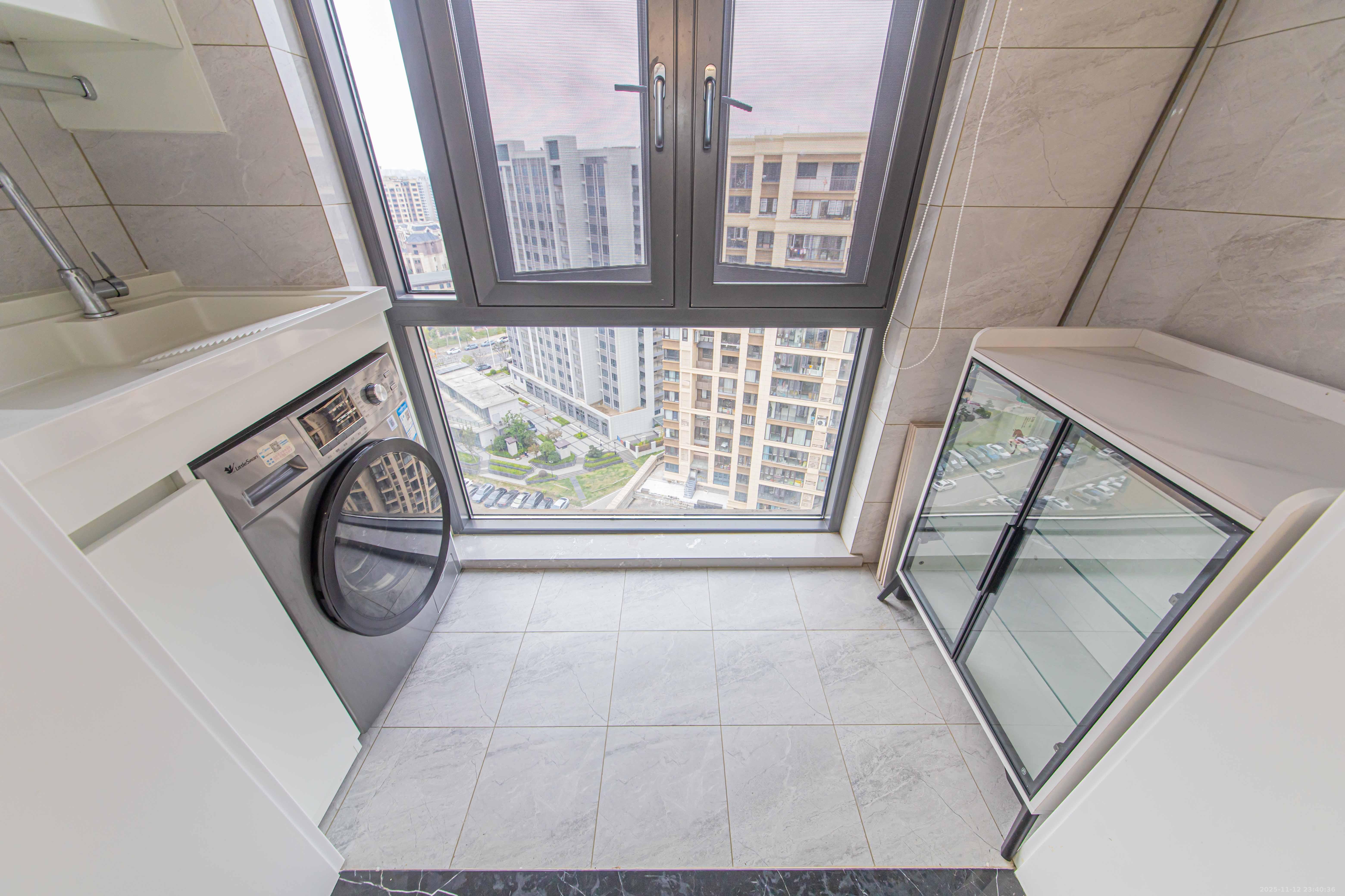 北辰中央公园DF区  4室2厅2卫    140.0万阳台