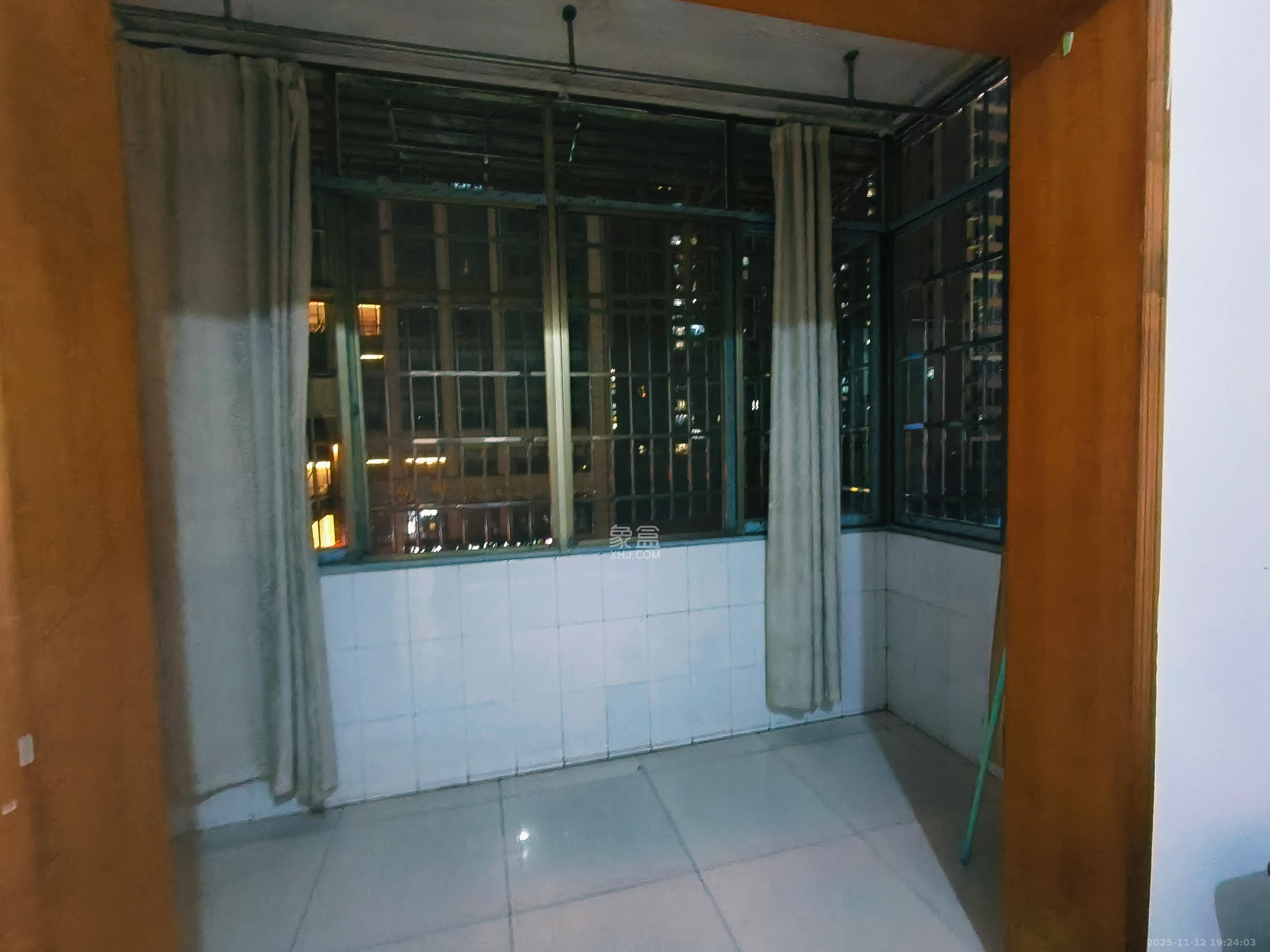 大塘小区 1室0厅0卫 1600.0元/月 大塘小区 1室0厅0卫 1600.0元/月室内图