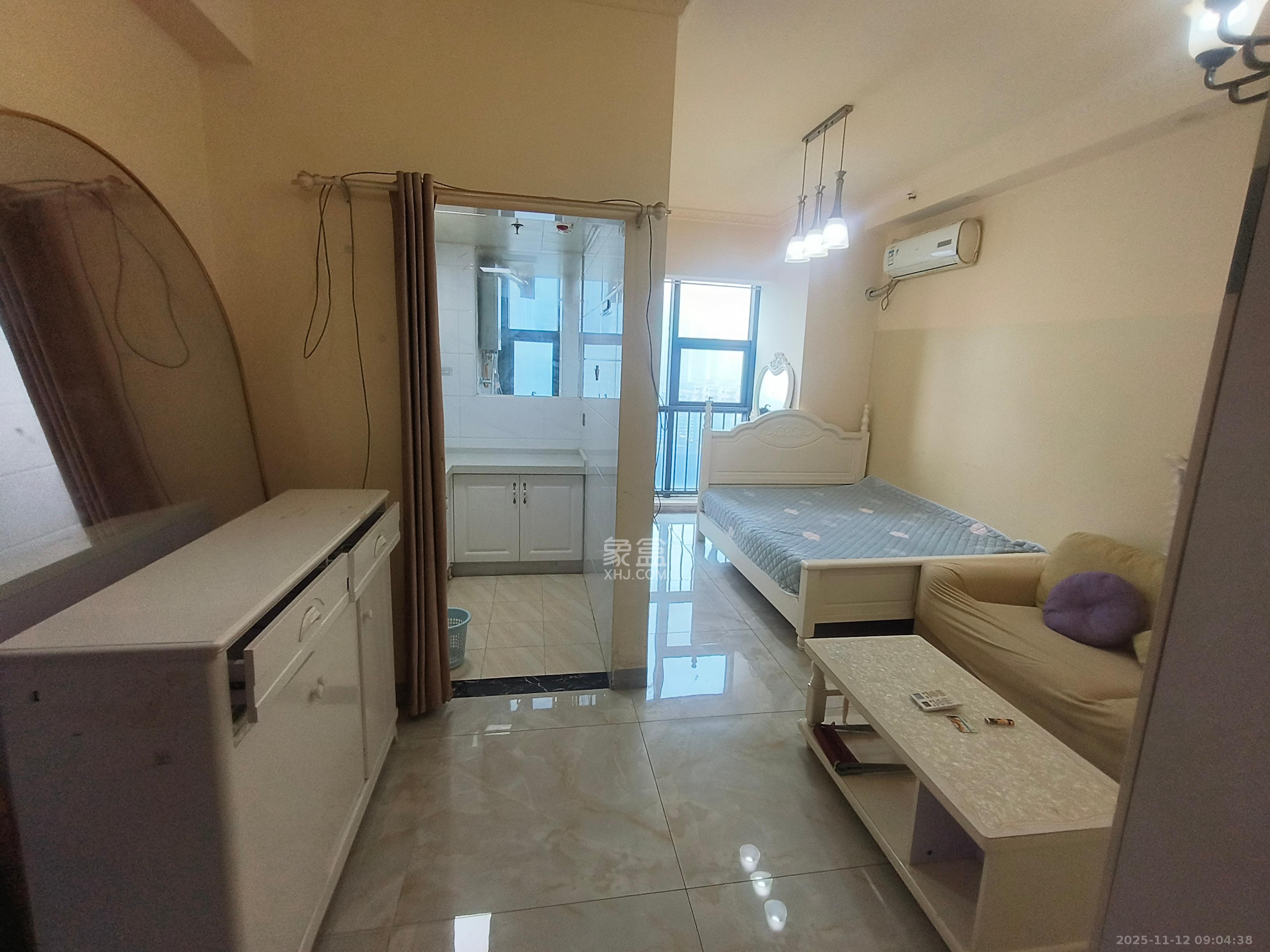 第六都（陆都小区）  1室1厅1卫    1700.0元/月室内图