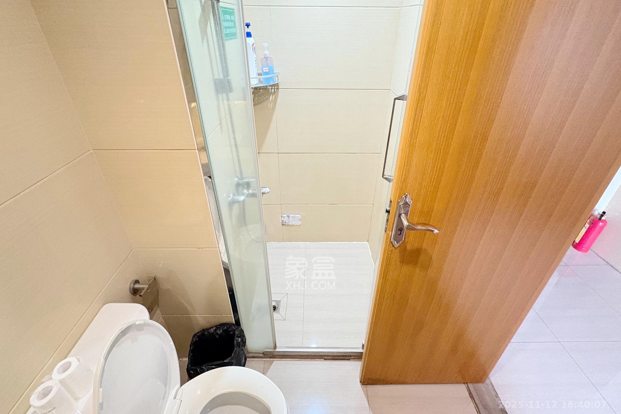 五一钻界 1室1厅1卫 42.0万 五一钻界 1室1厅1卫 42.0万卫生间