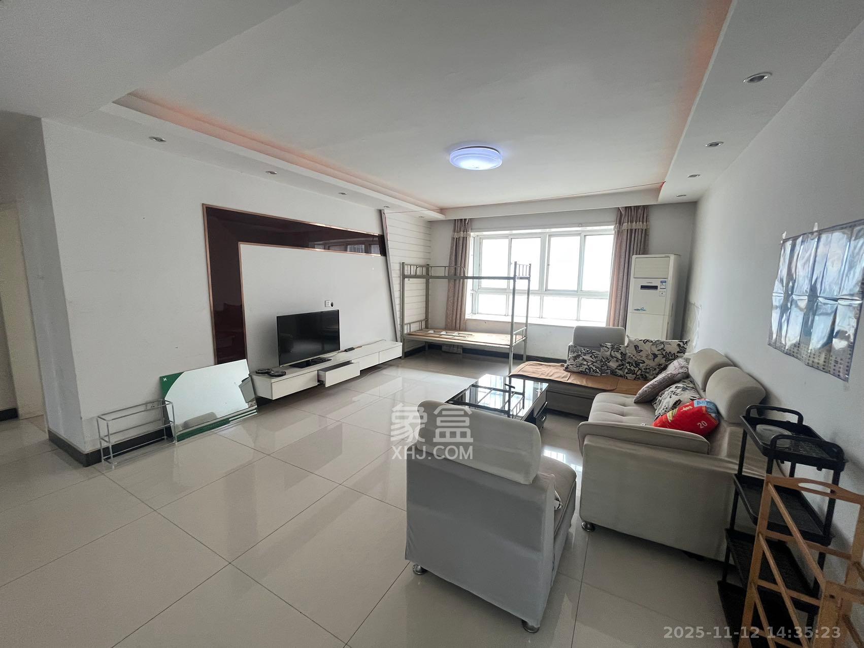 嘉盛华庭(一期、二期、三期) 3室2厅1卫 2700.0元/月 嘉盛华庭(一期、二期、三期) 3室2厅1卫 2700.0元/月室内图