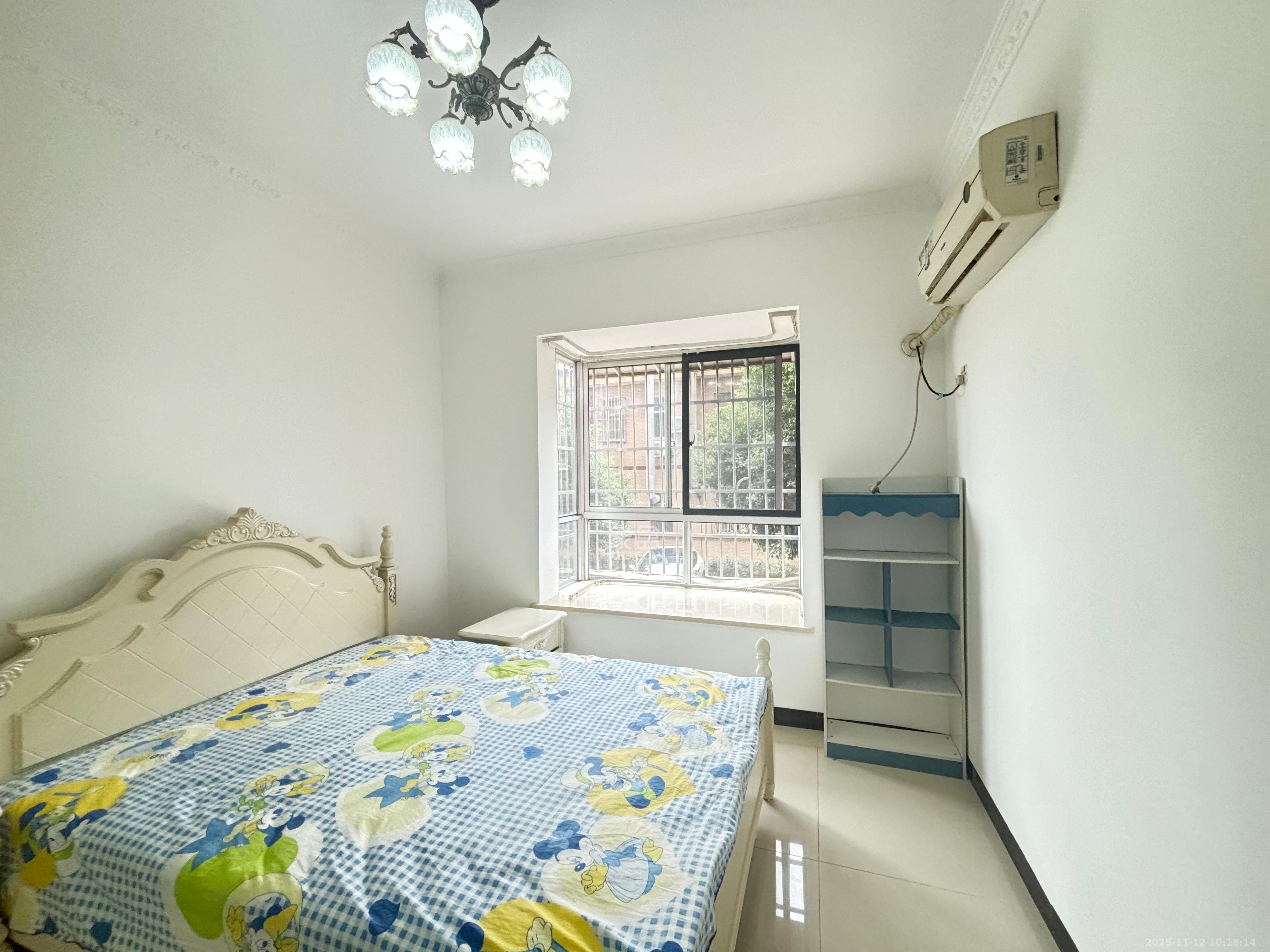 先锋新宇  3室2厅2卫    2500.0元/月室内图