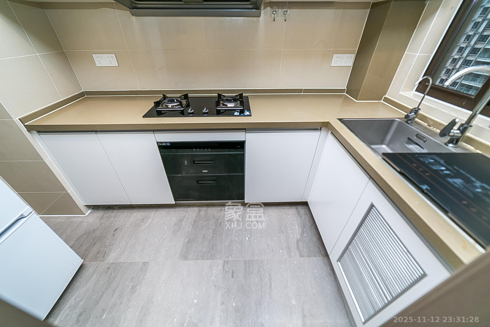 新力铂园（江山云著）  3室2厅2卫    128.0万其他