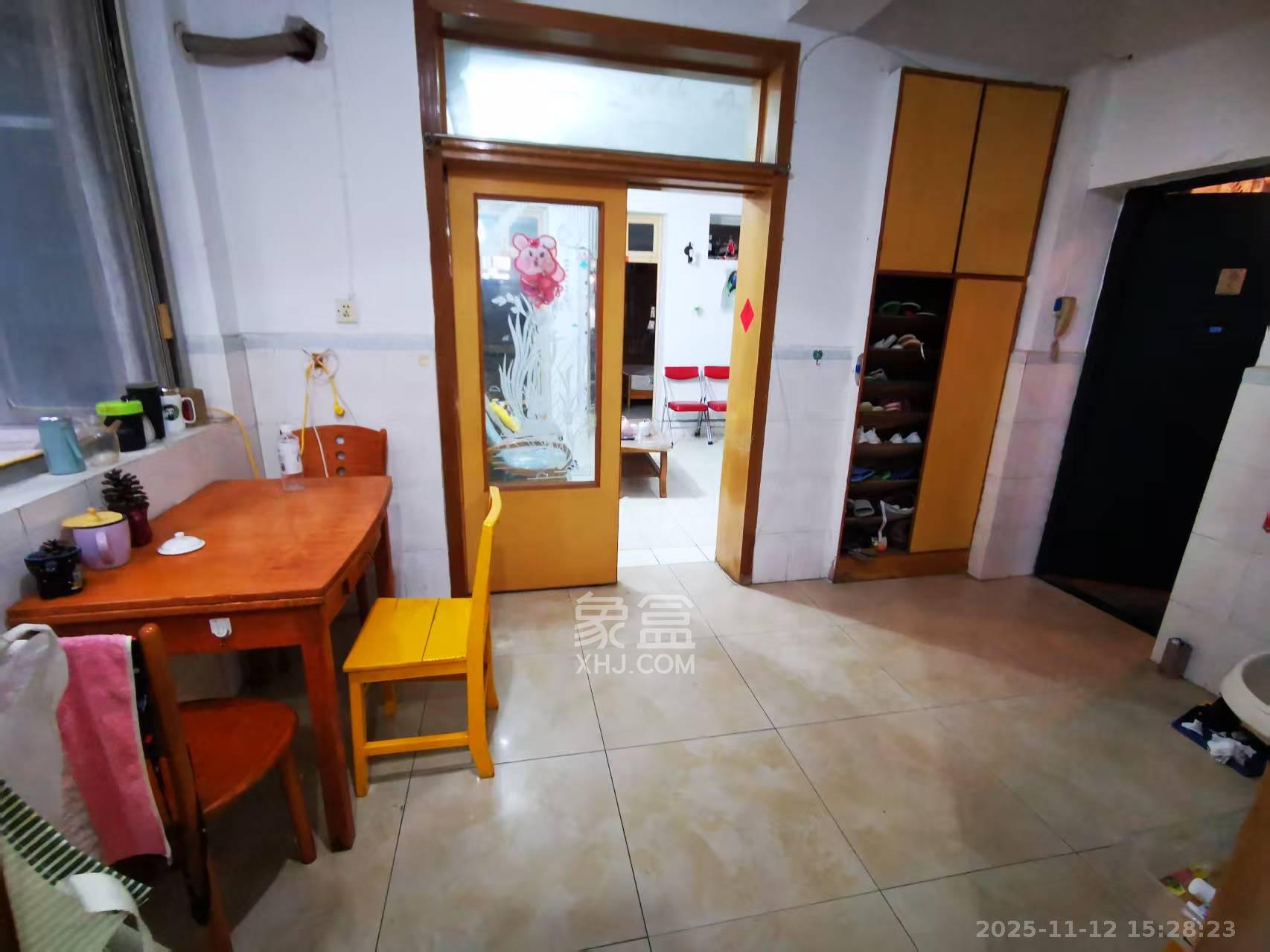 湖南省工商银行（原八一桥工商银行）  3室2厅1卫    2200.0元/月室内图