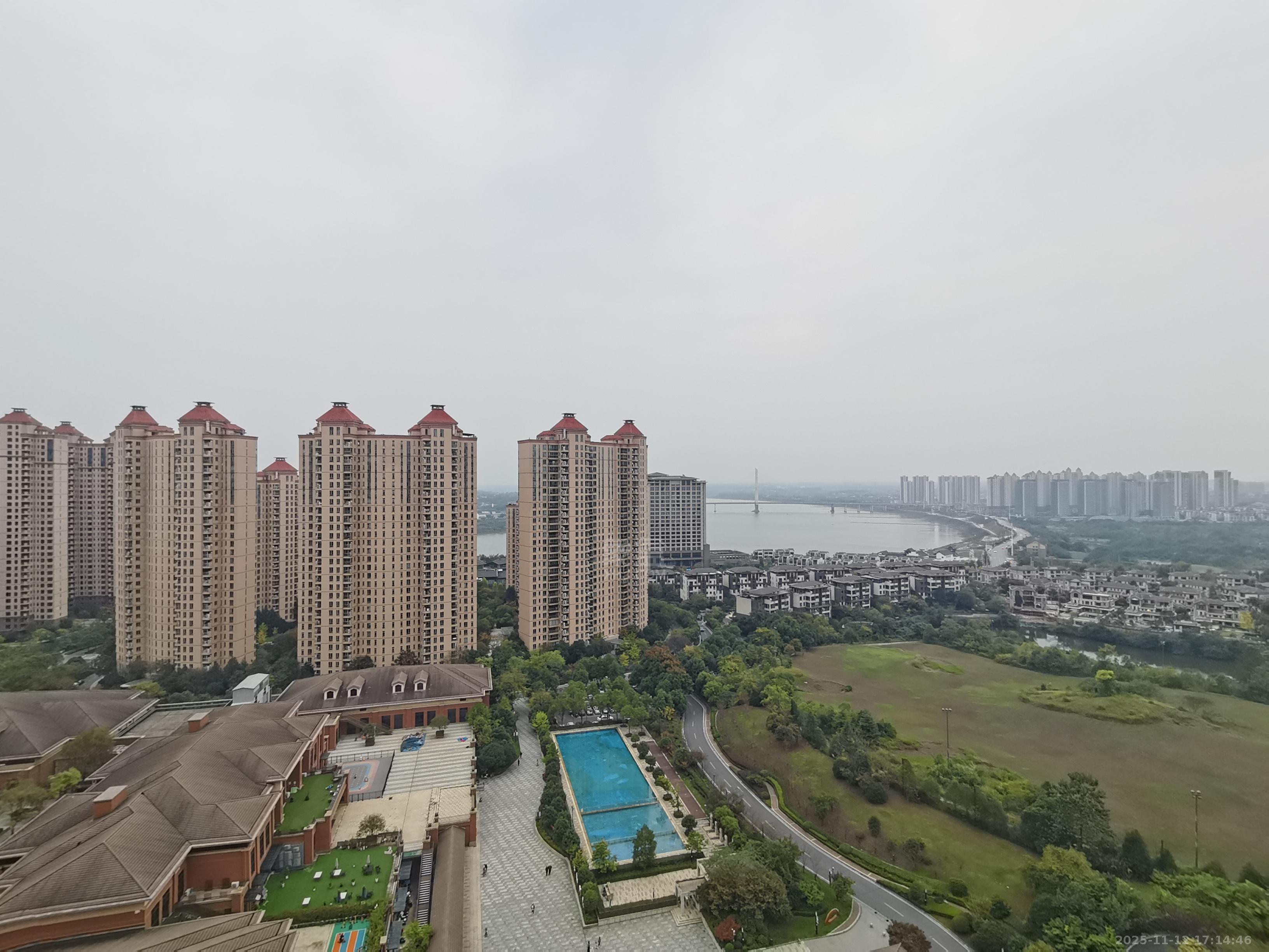 晋合湘水湾三期  2室2厅1卫    2300.0元/月室内图