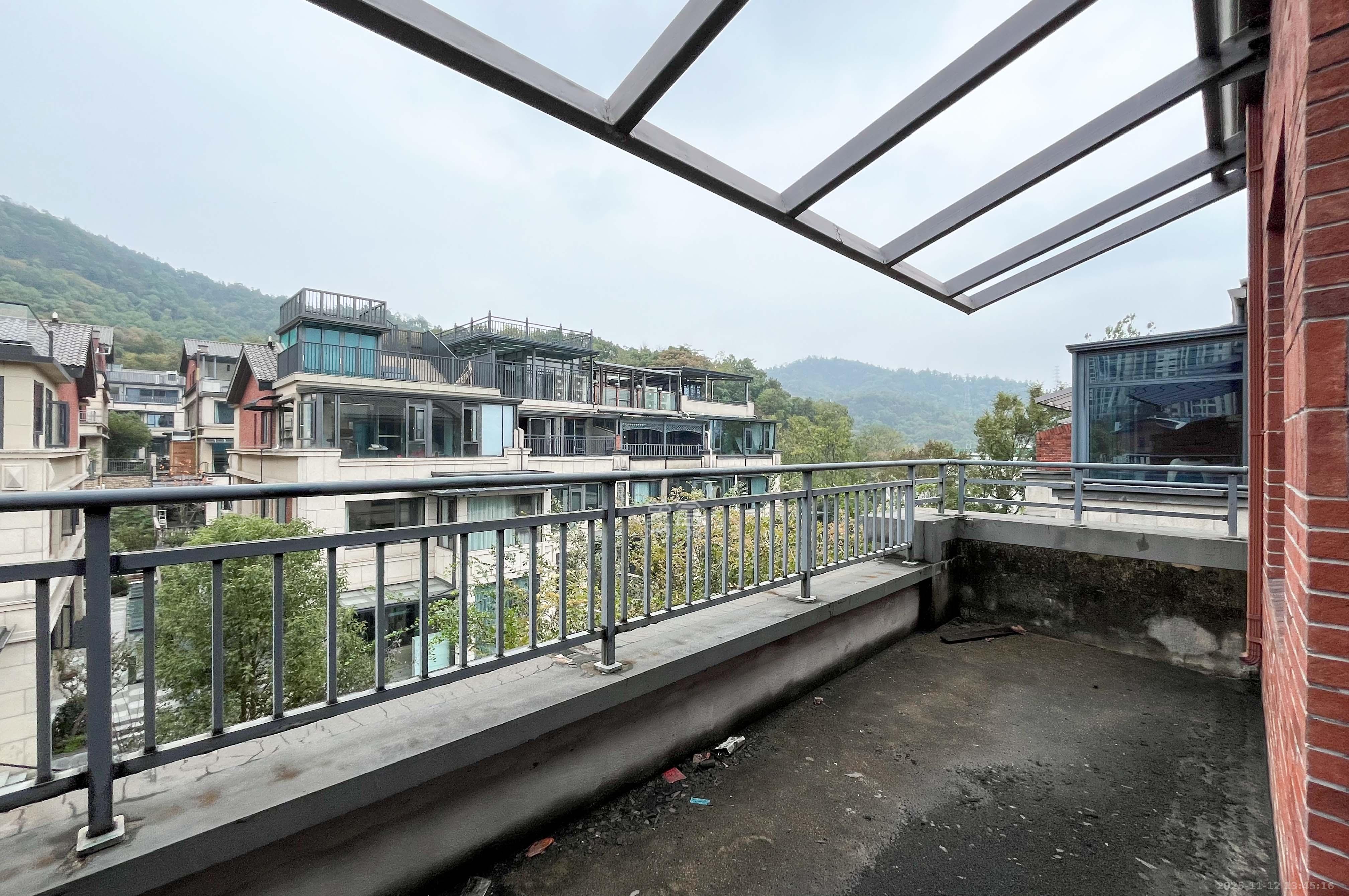 长房梅溪香山  8室4厅4卫    980.0万其他