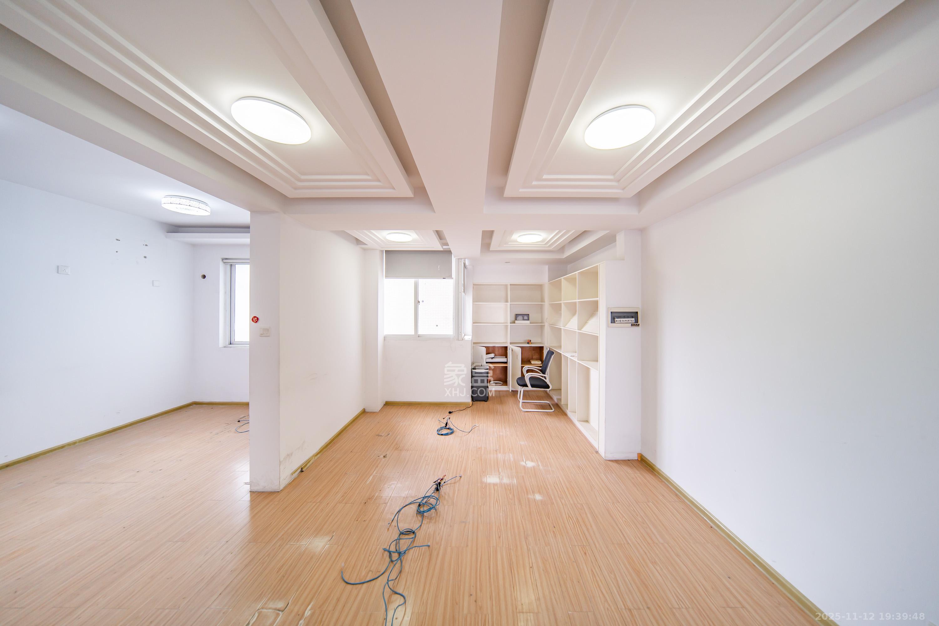 永通商邸 4室2厅1卫 105.0万 永通商邸 4室2厅1卫 105.0万卧室