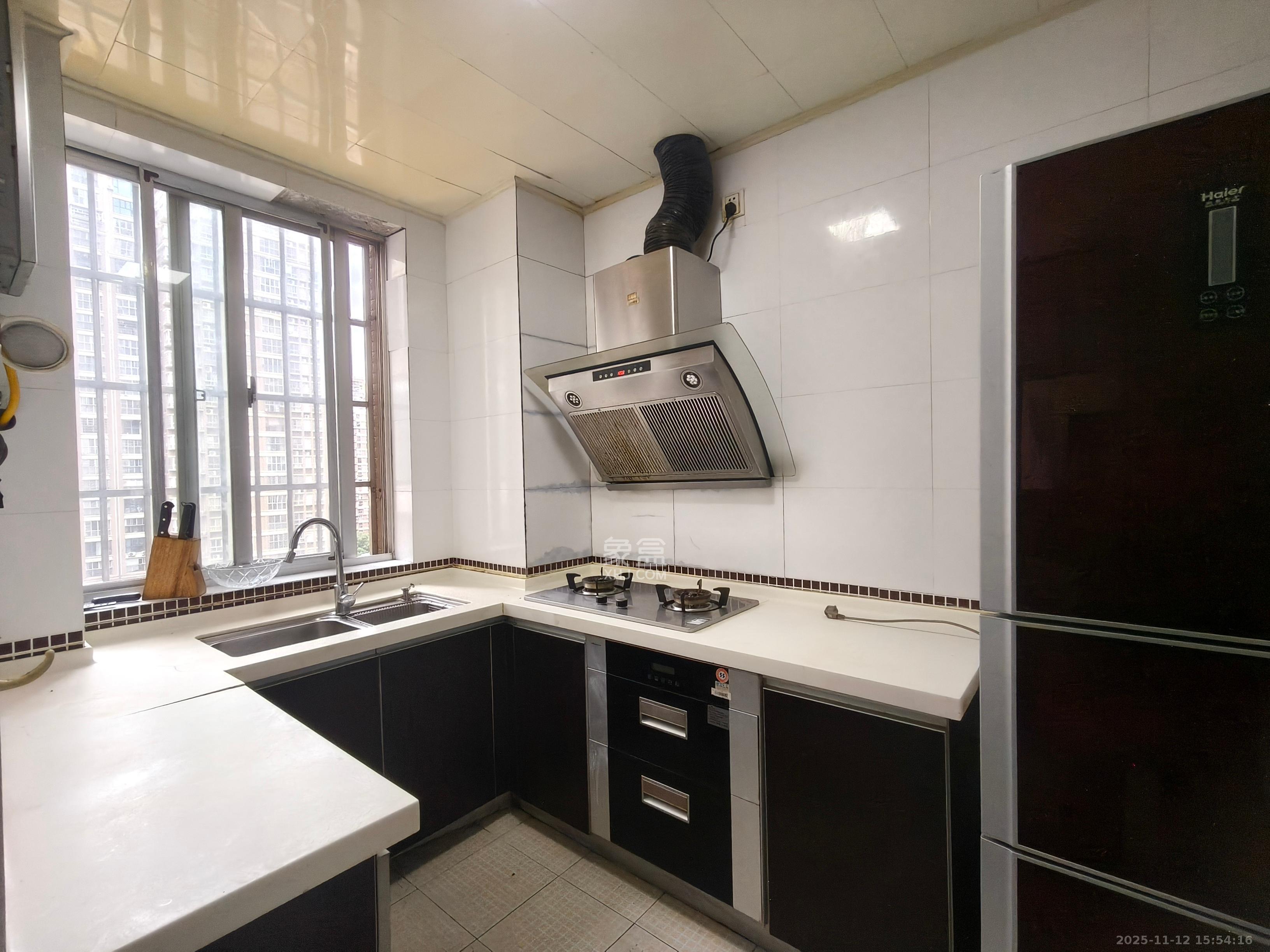 上河国际B座 1室2厅2卫 2200.0元/月 上河国际B座 1室2厅2卫 2200.0元/月室内图