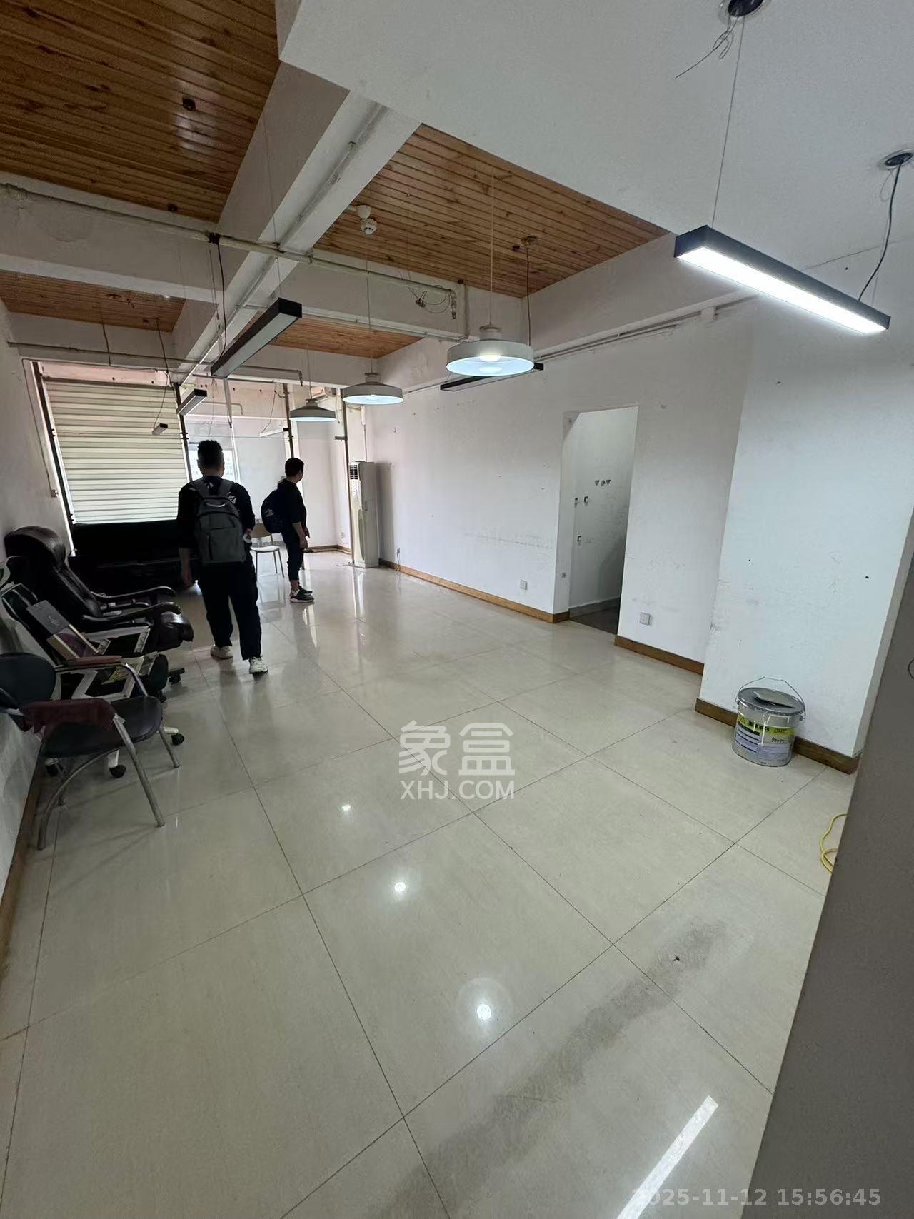 蓝色地标   148.7㎡      2500.0元/月