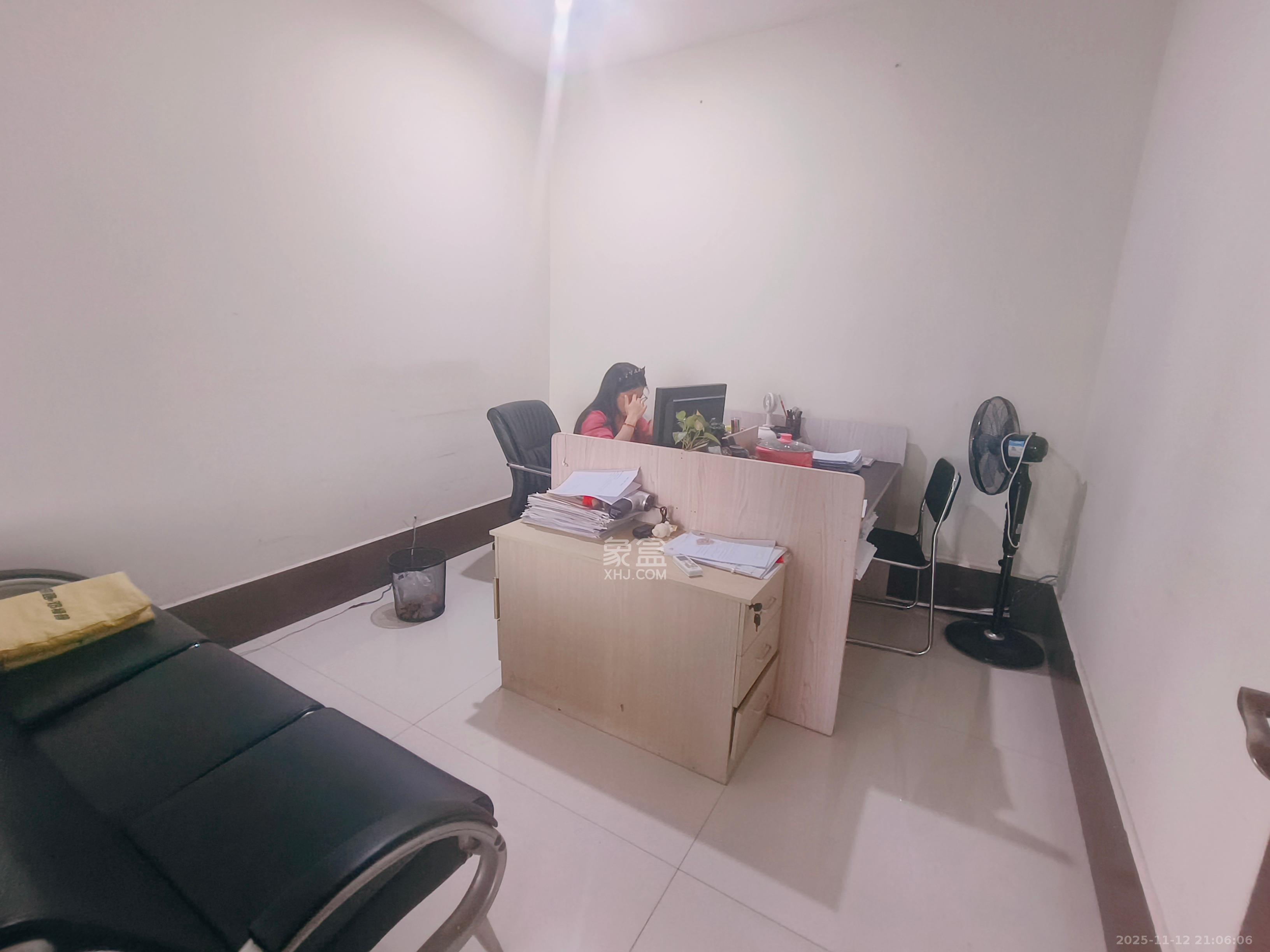 岳麓壹号 1室1厅1卫 20000.0元/月 岳麓壹号 1室1厅1卫 20000.0元/月室内图