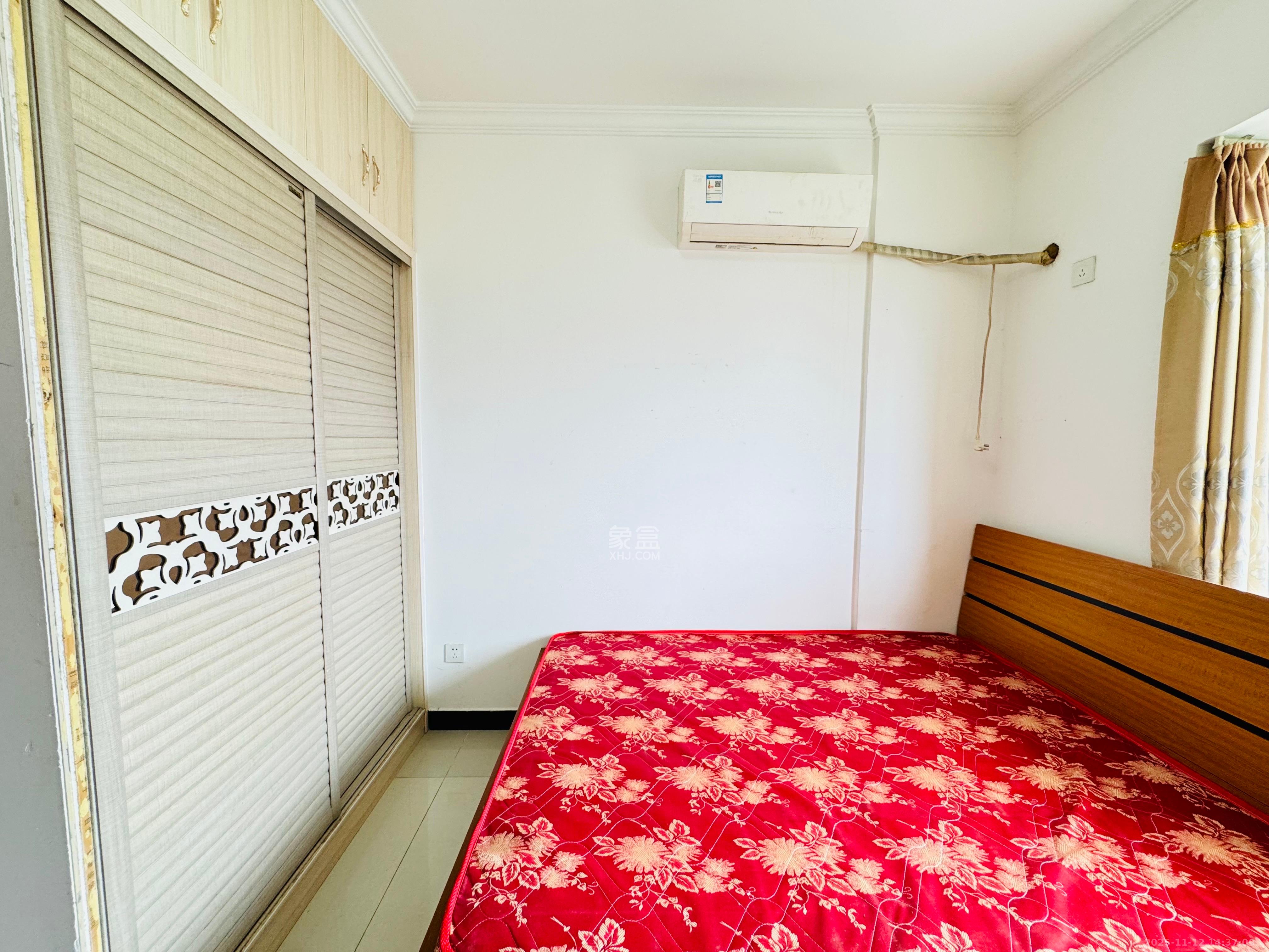 芙蓉别墅山庄（嘉湘华庭）  3室2厅1卫    2700.0元/月室内图