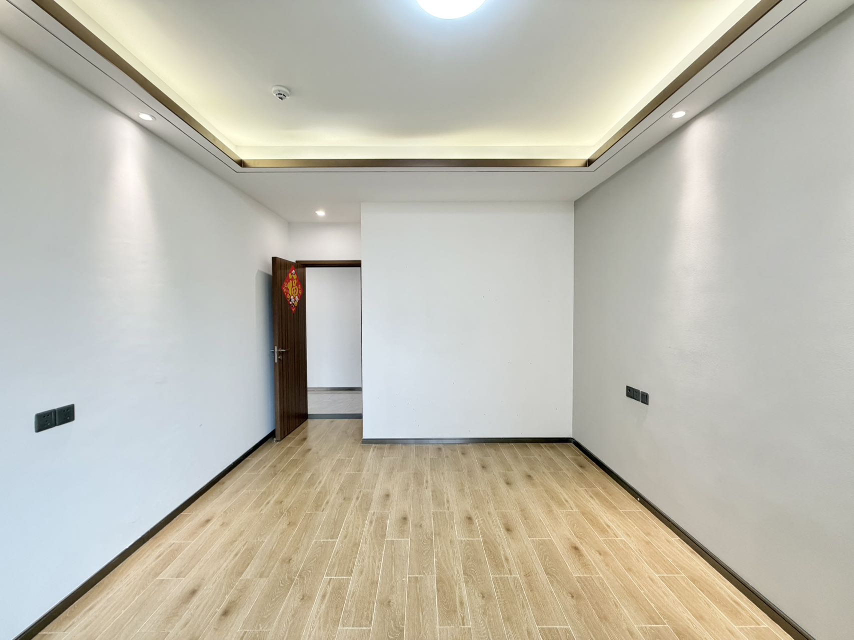 海航豪庭南苑  3室2厅1卫    4000.0元/月室内图