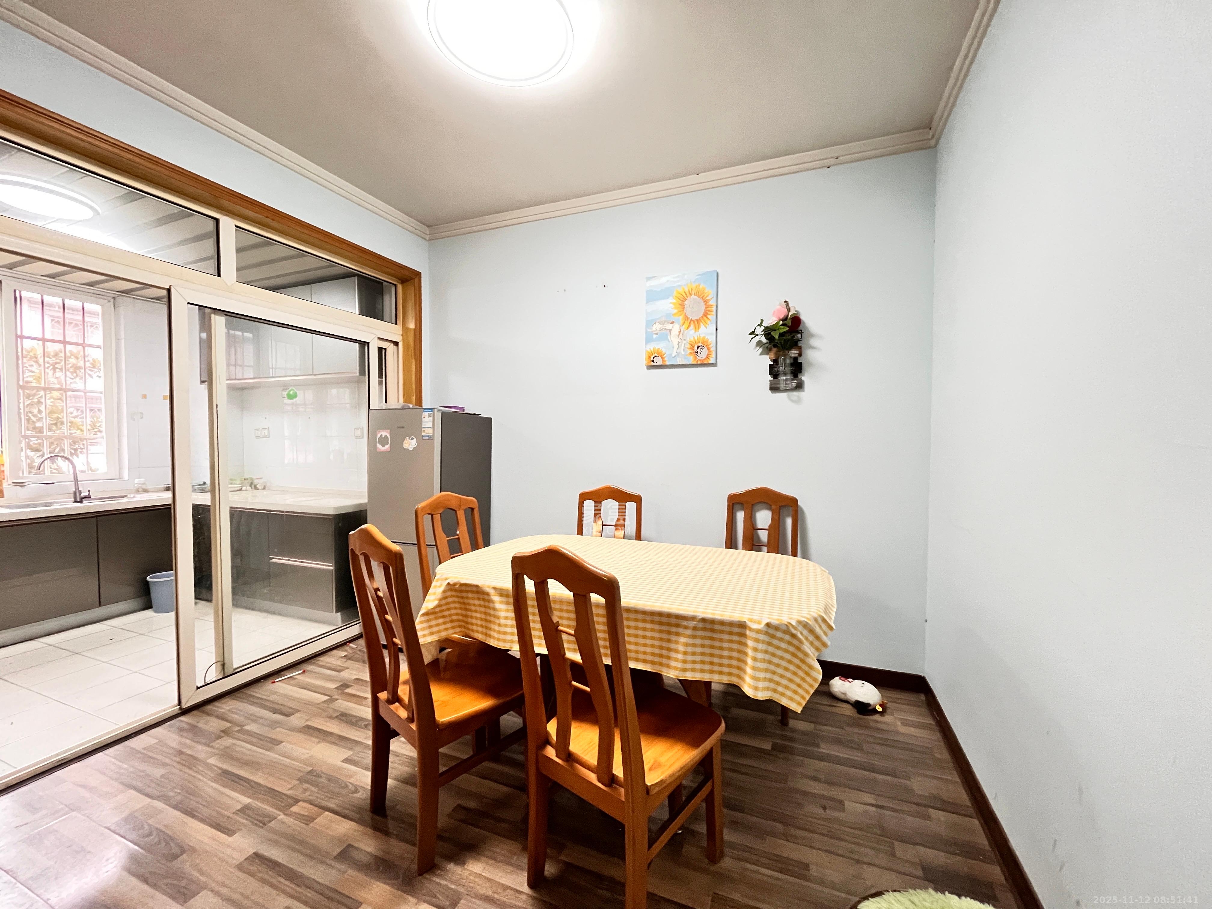 德政园  2室2厅2卫    2000.0元/月室内图