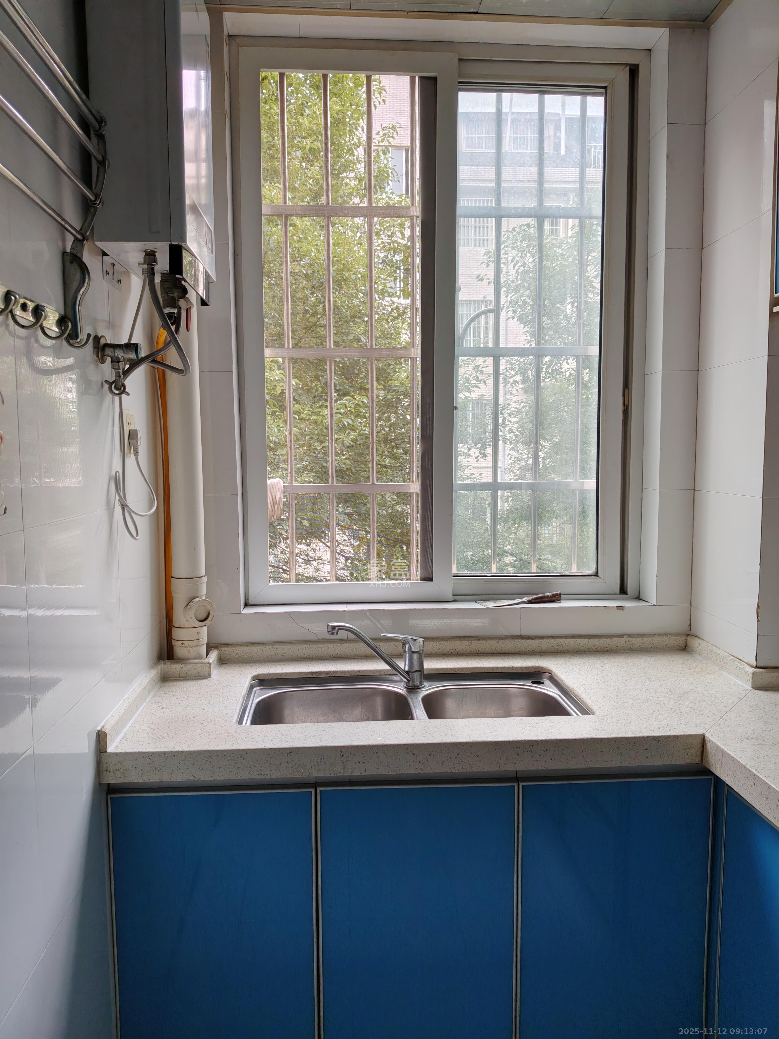 鄱阳小区 3室2厅1卫 1600.0元/月 鄱阳小区 3室2厅1卫 1600.0元/月室内图