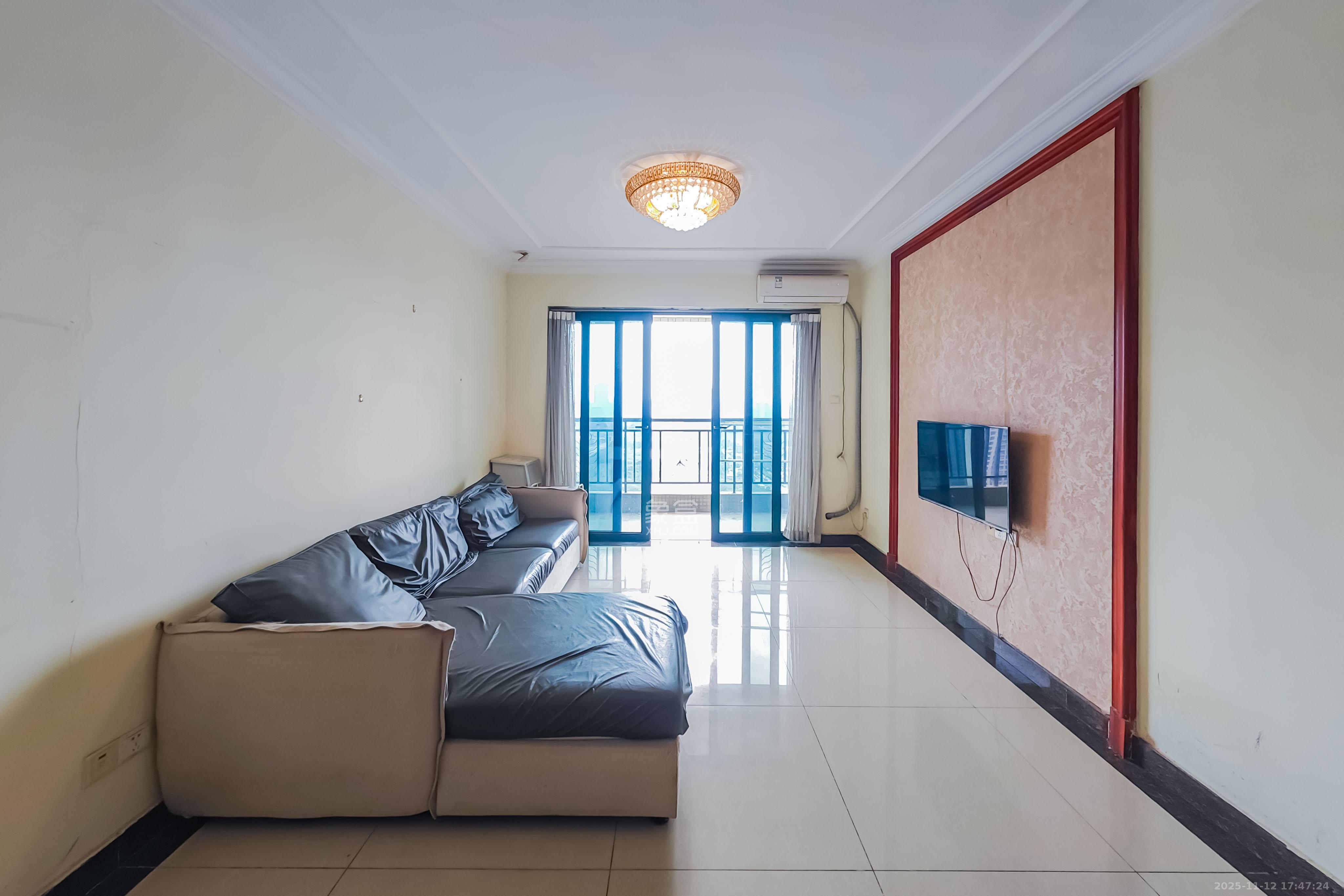 恒大绿洲  2室2厅1卫    72.0万客厅