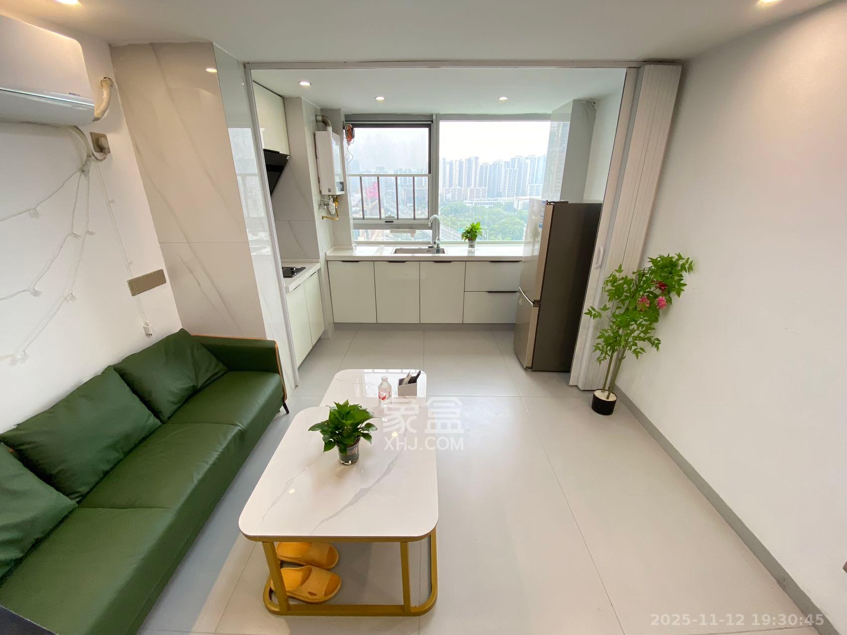 卓越伊景寓  2室1厅1卫    2200.0元/月室内图