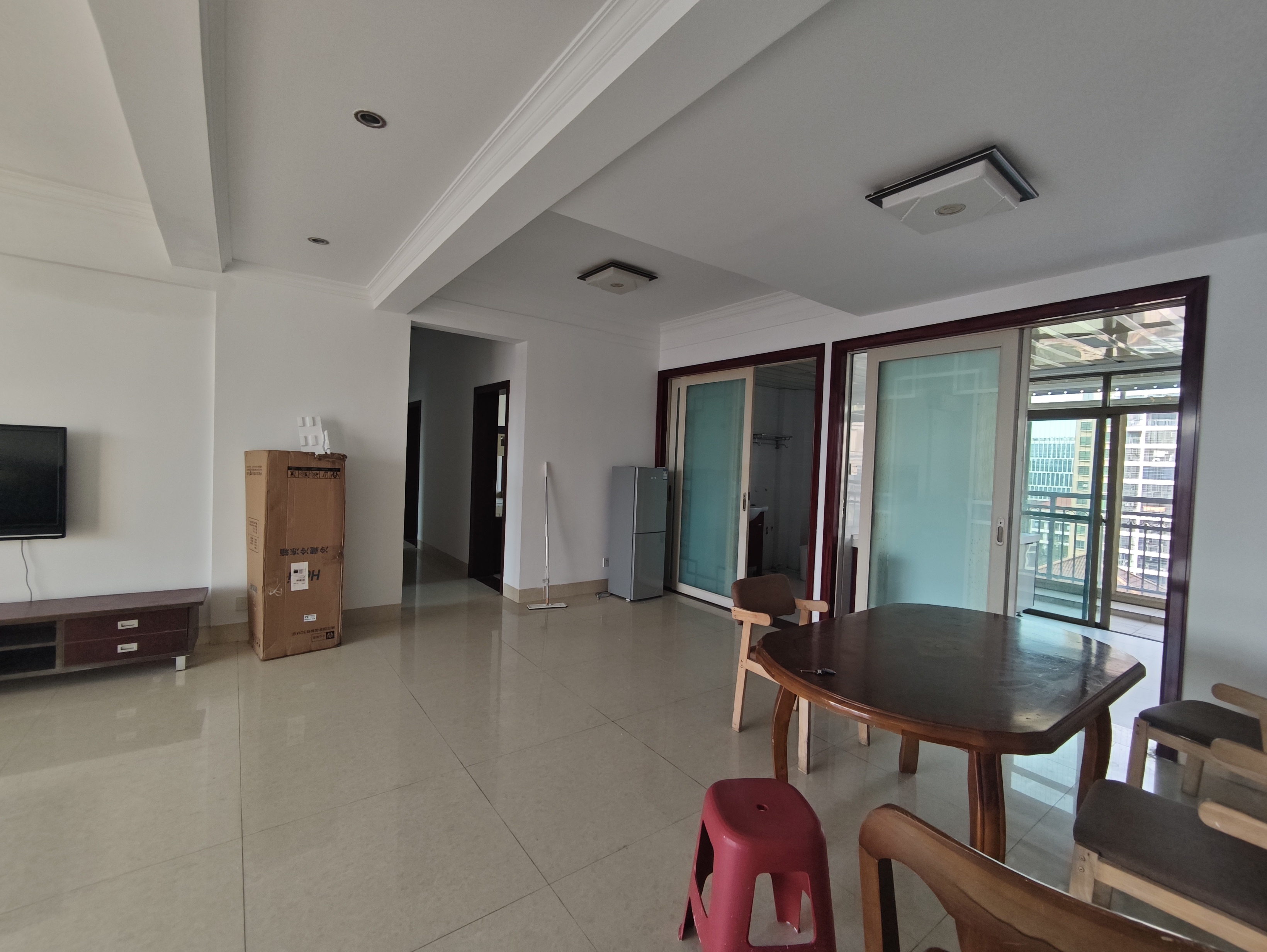 蓝海佳园 4室2厅2卫 3400.0元/月 蓝海佳园 4室2厅2卫 3400.0元/月室内图