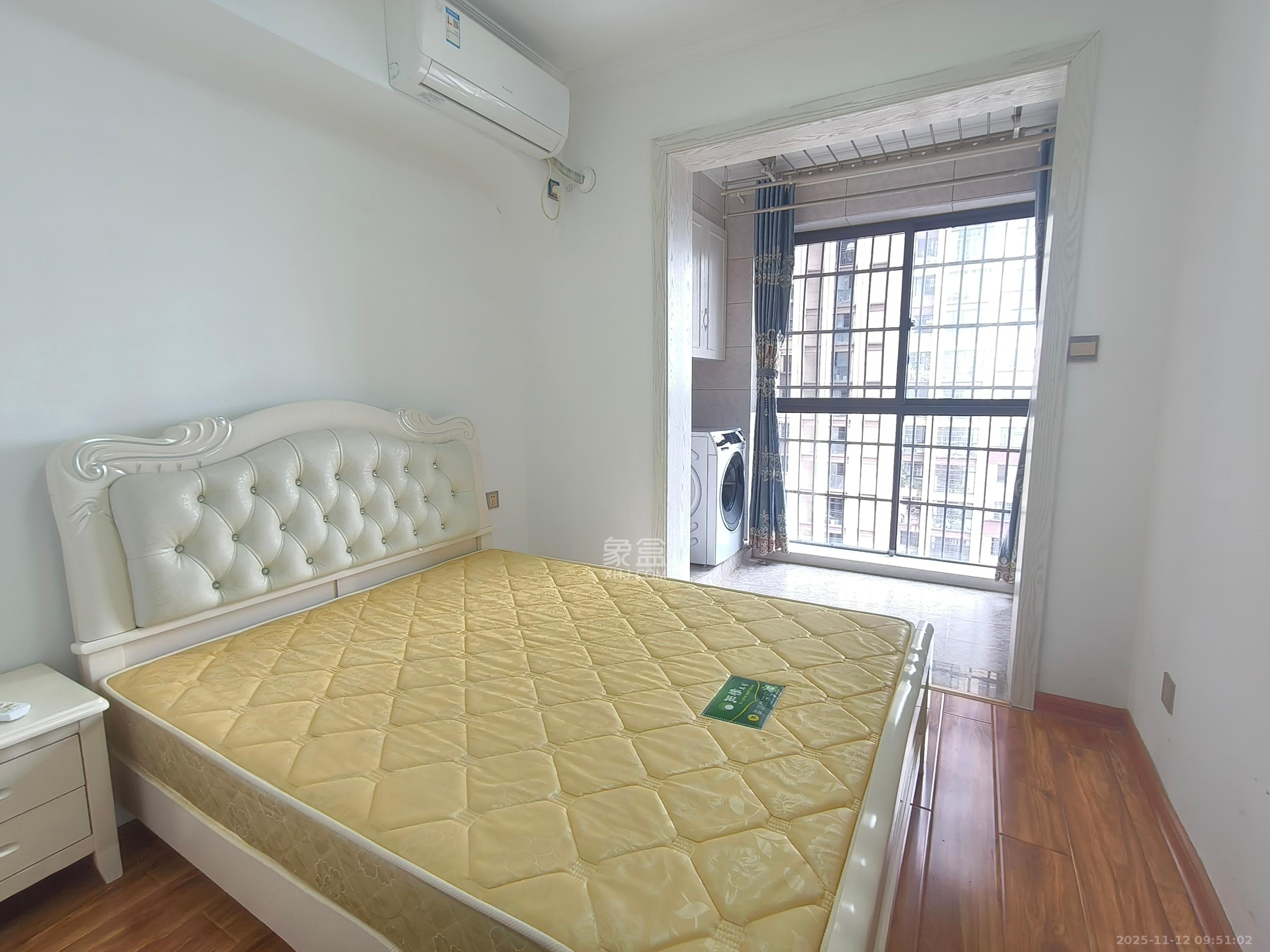 东方美地 4室2厅2卫 2800.0元/月 东方美地 4室2厅2卫 2800.0元/月室内图