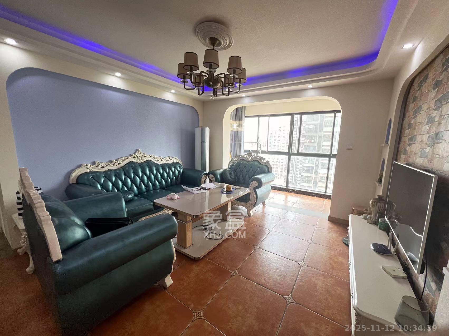 花样年华  4室2厅2卫    2400.0元/月室内图