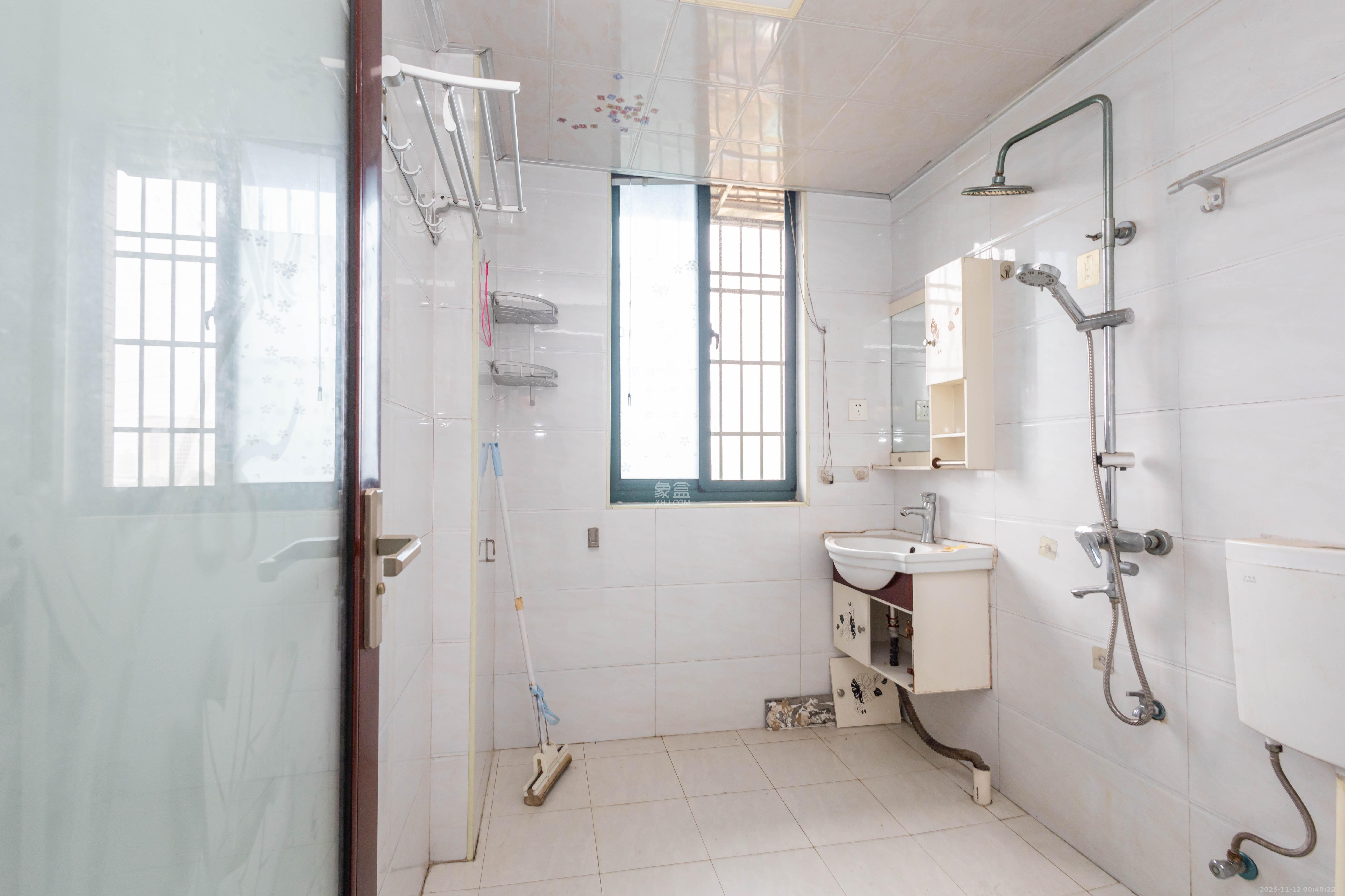 才子佳郡  3室2厅1卫    60.0万卫生间