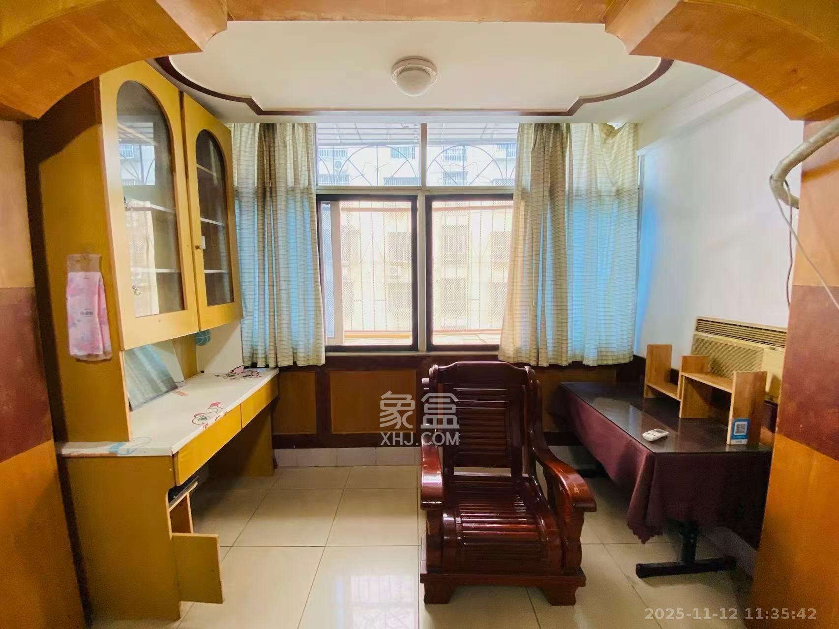 下碧湘街小区  2室1厅1卫    1400.0元/月室内图